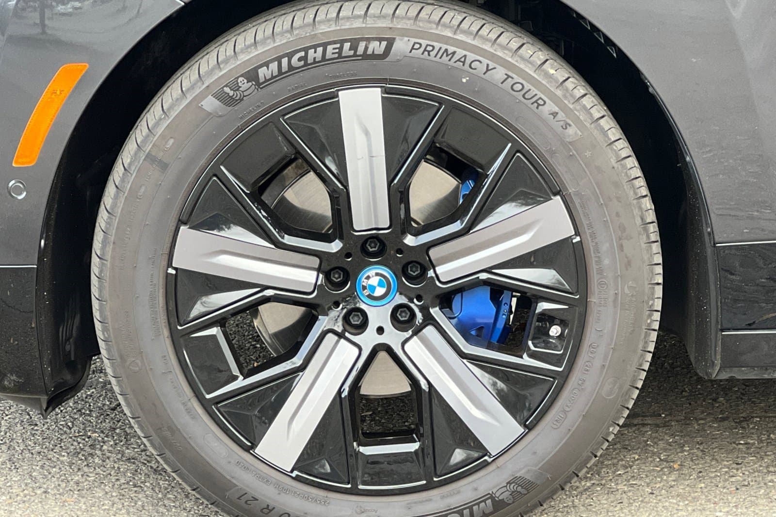 Vehicle photo 37
