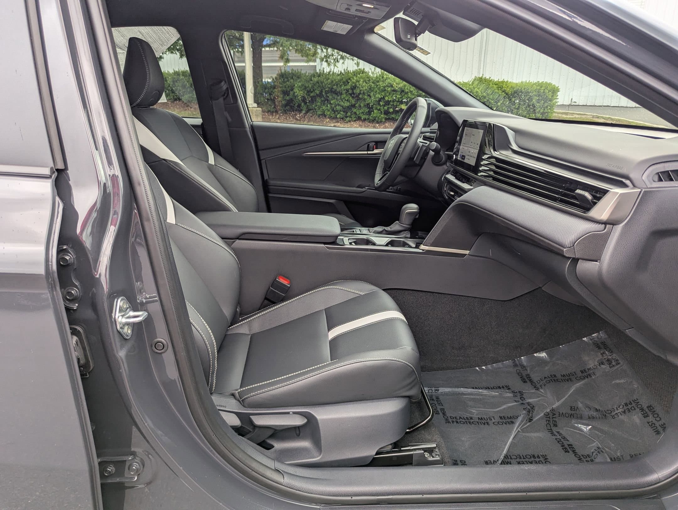 Vehicle photo 32