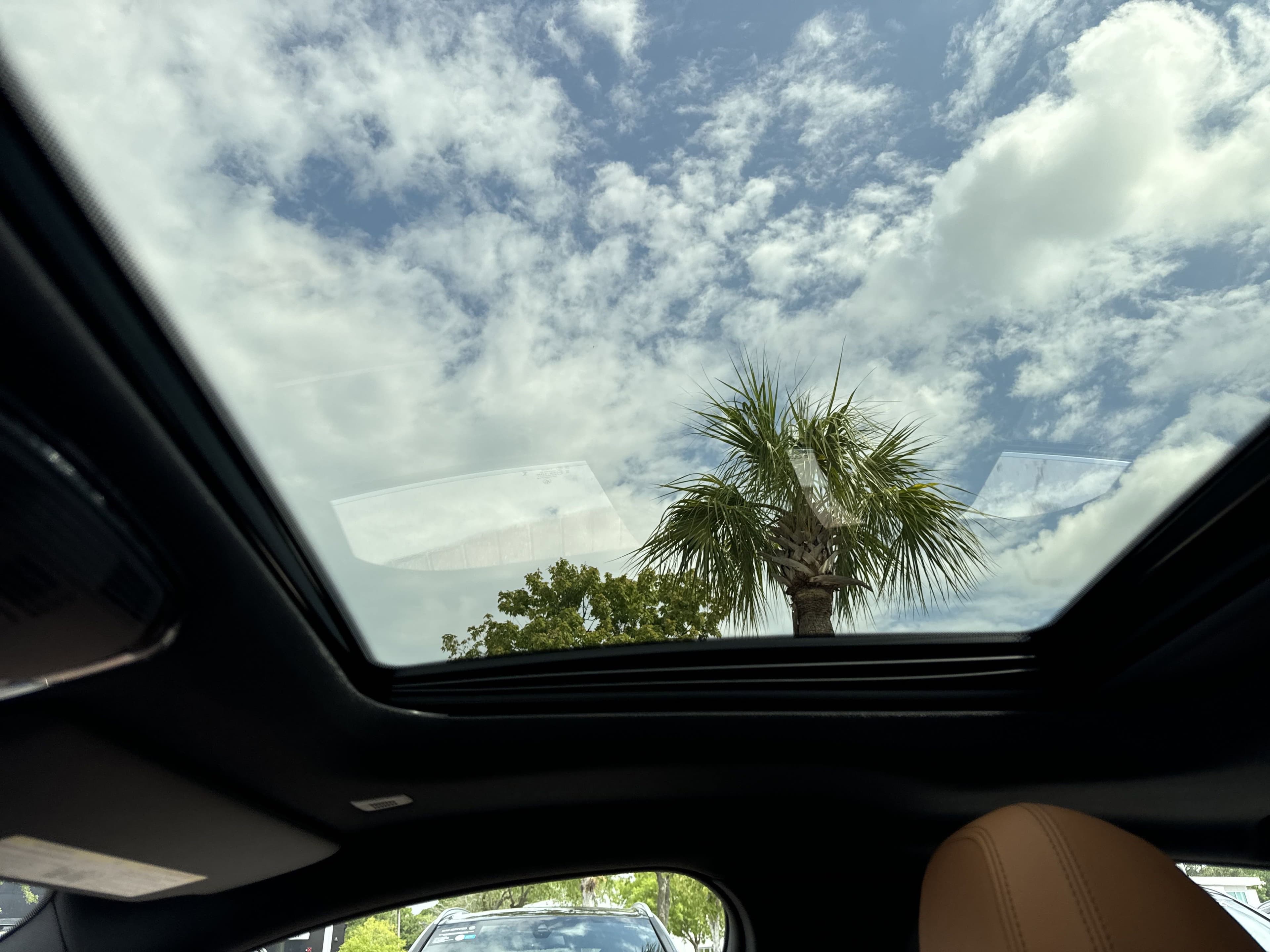 Vehicle photo 26