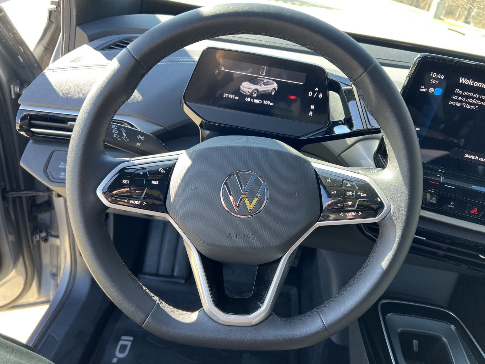Vehicle photo 21