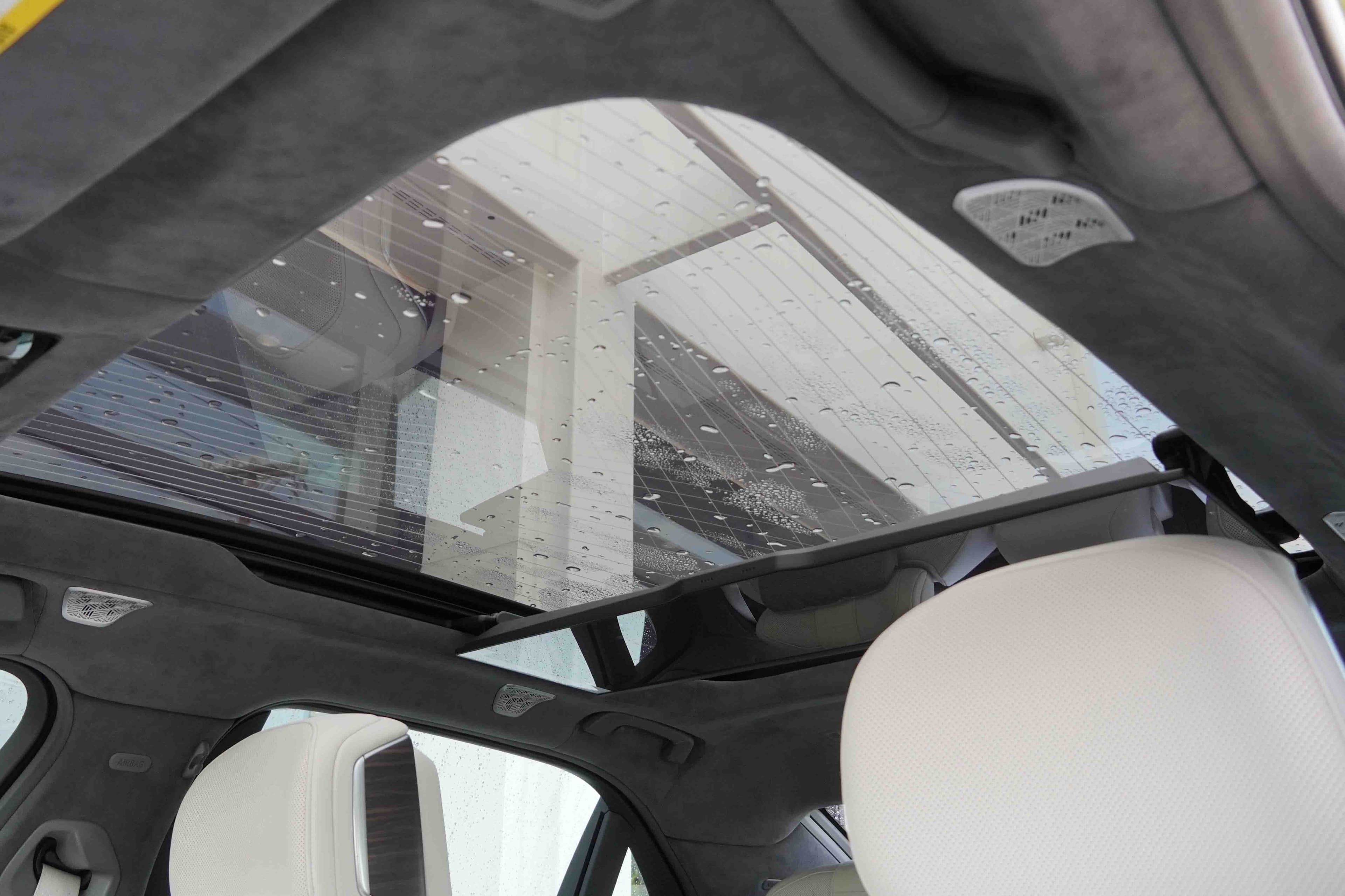 Vehicle photo 20