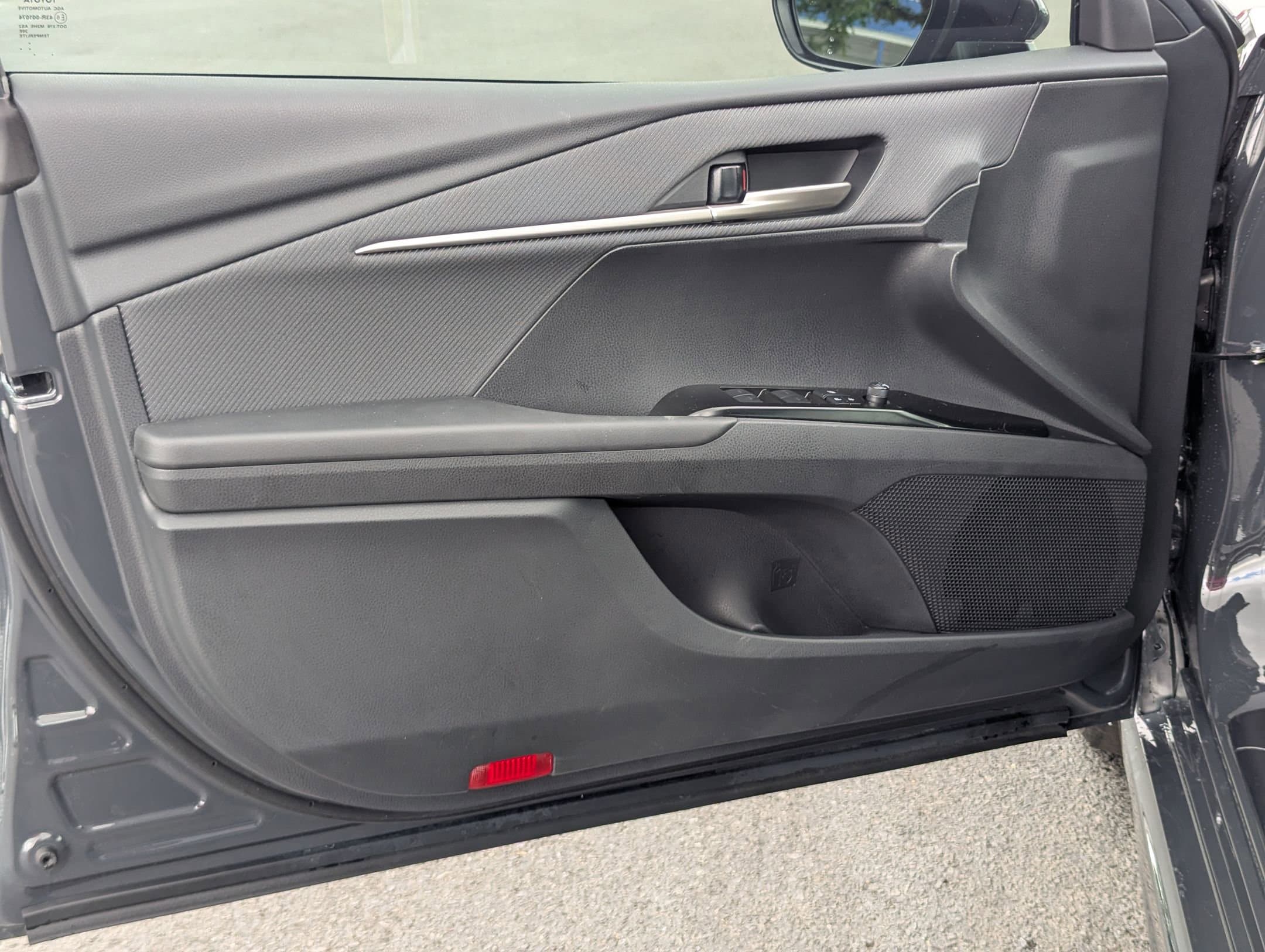 Vehicle photo 14