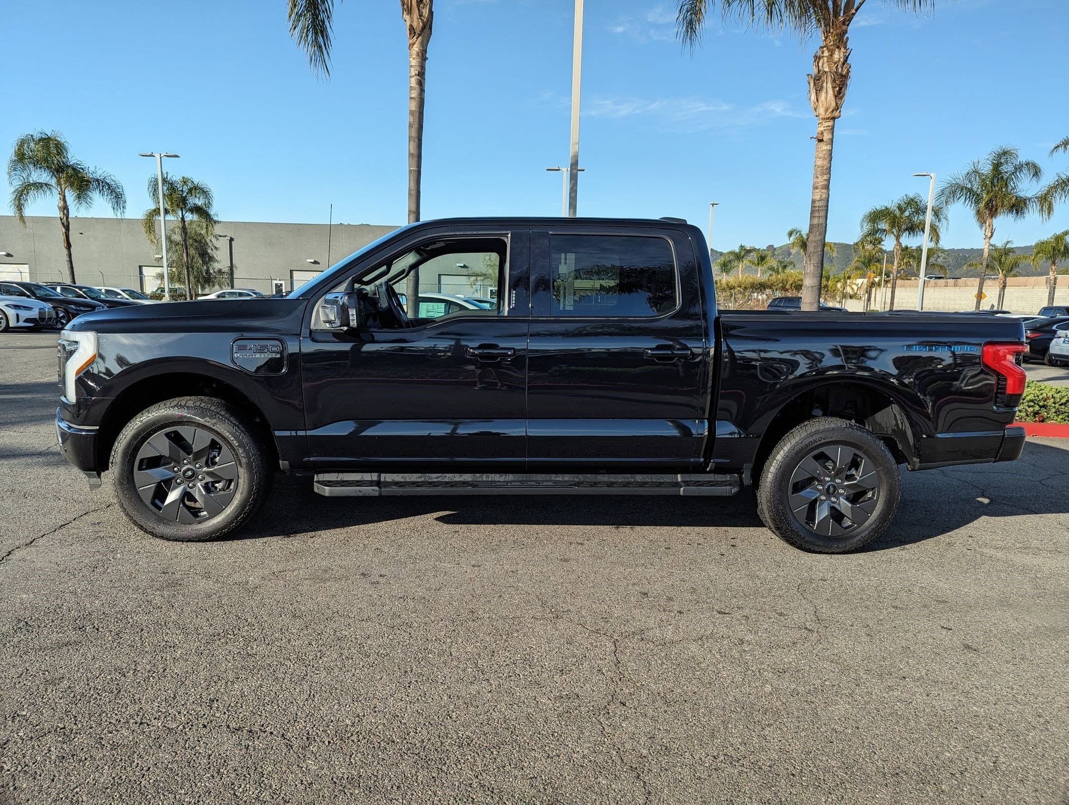 Vehicle photo 5