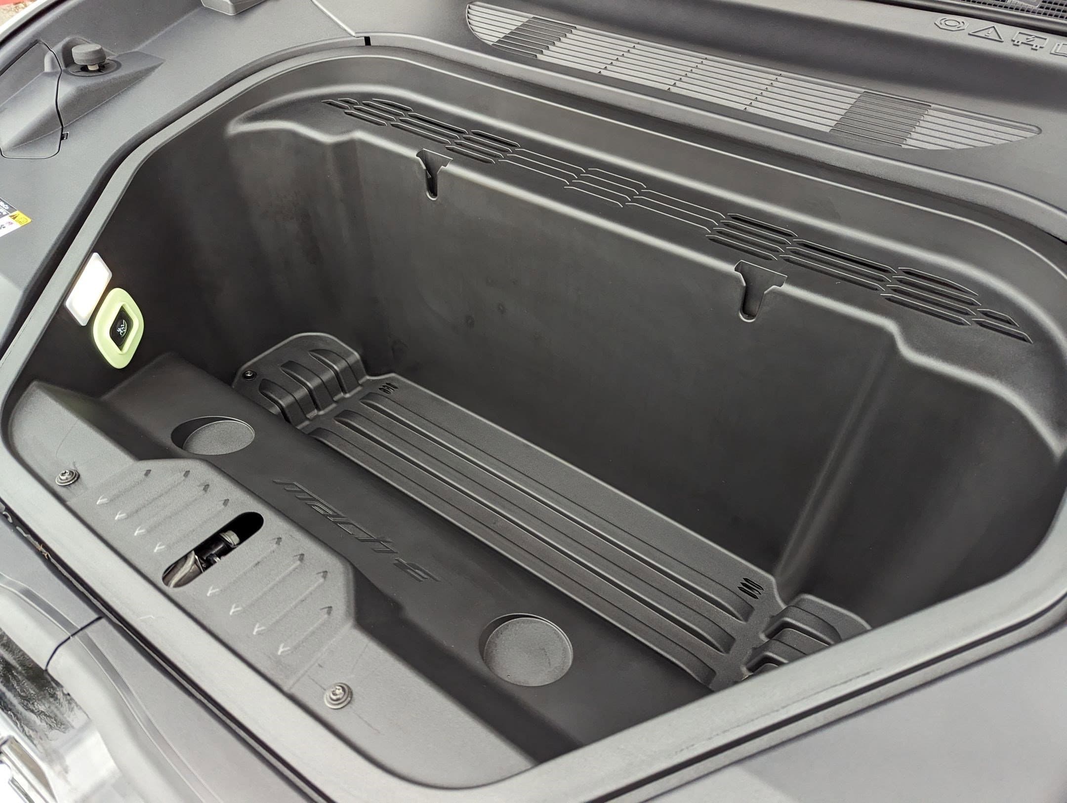 Vehicle photo 33