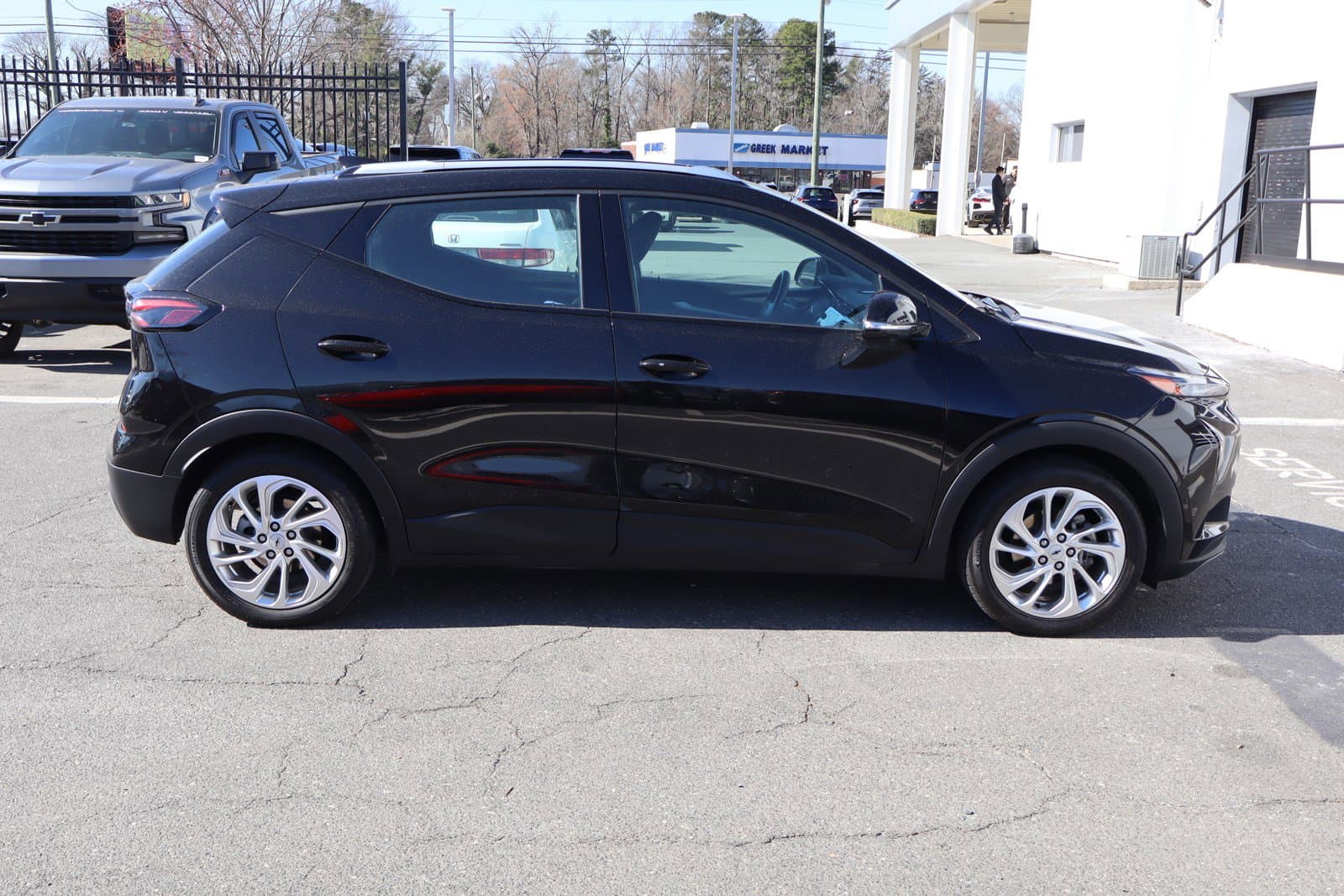 Vehicle photo 9