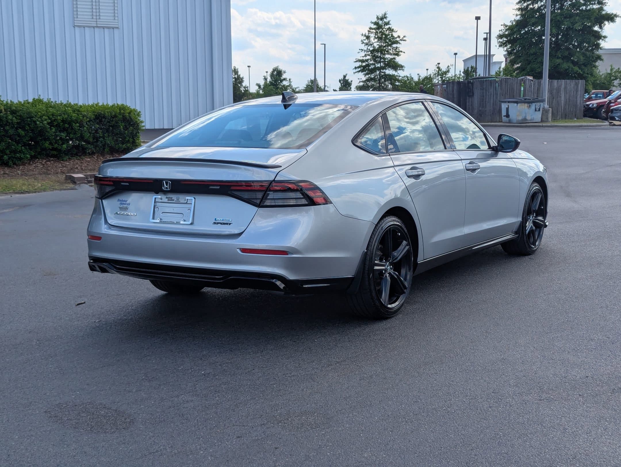 Vehicle photo 7
