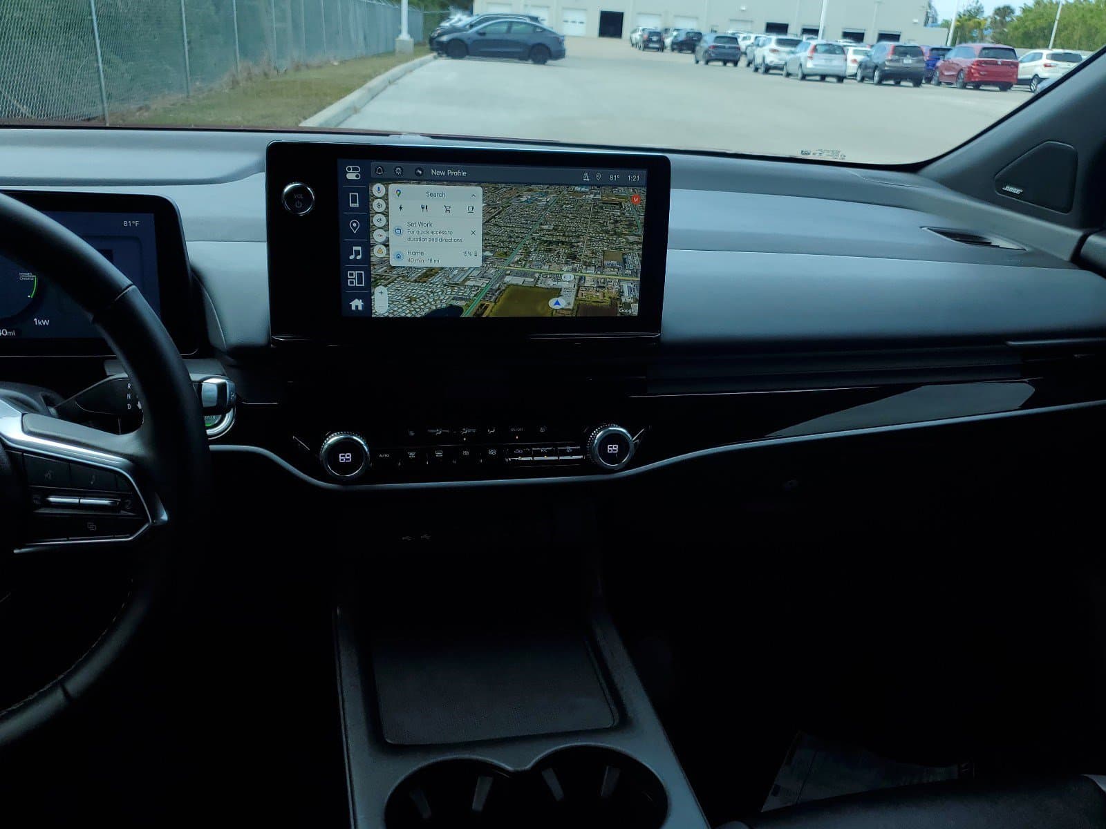 Vehicle photo 28