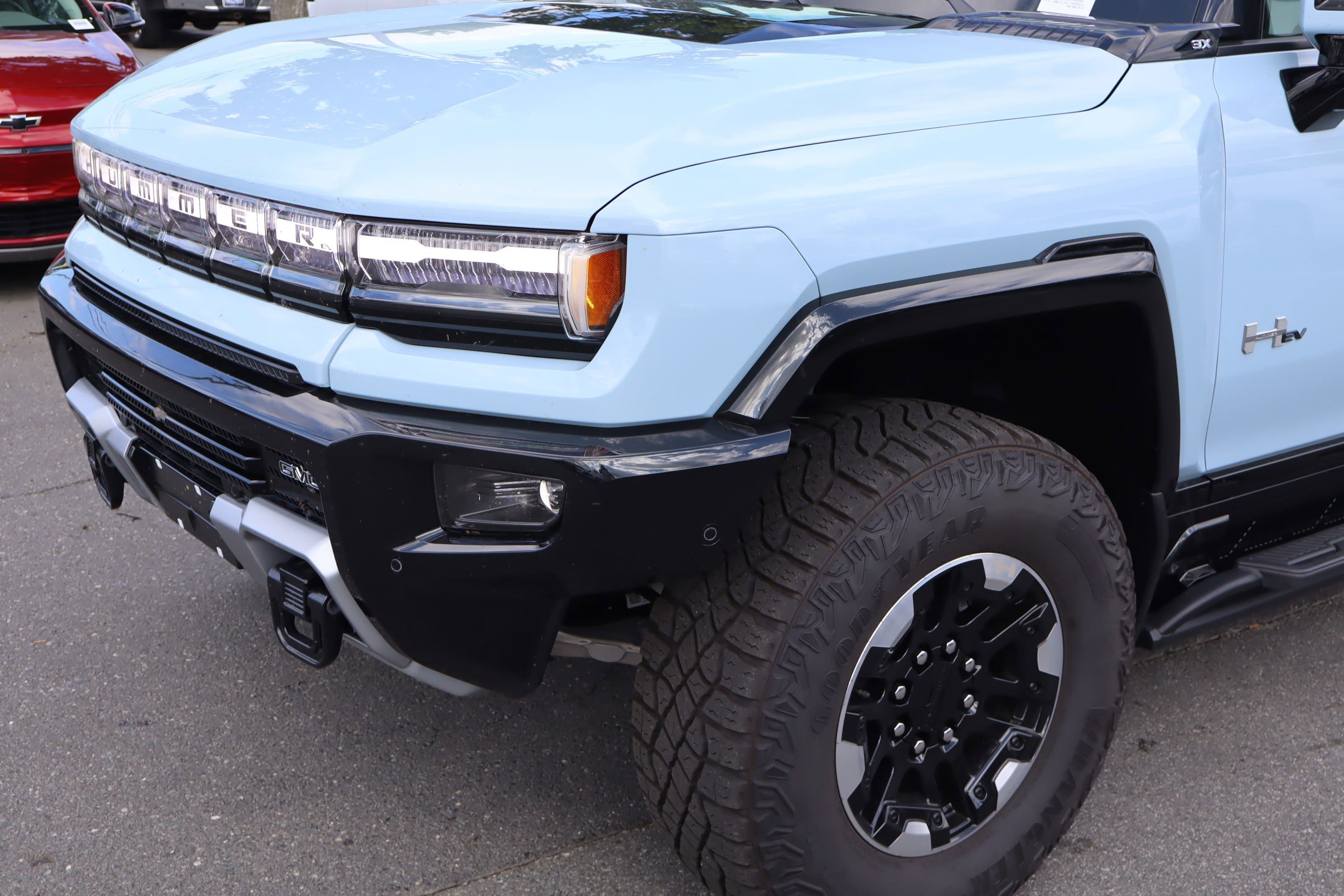 Vehicle photo 4