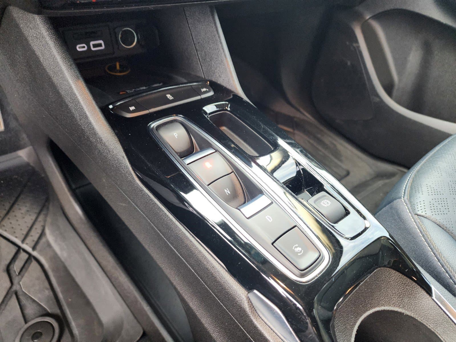 Vehicle photo 31