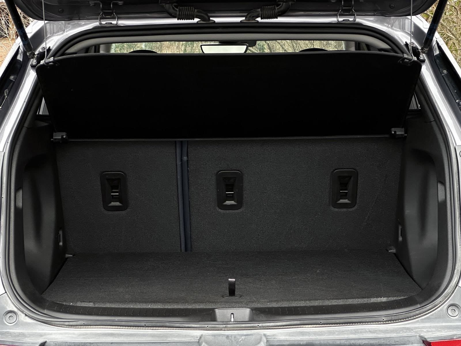 Vehicle photo 30