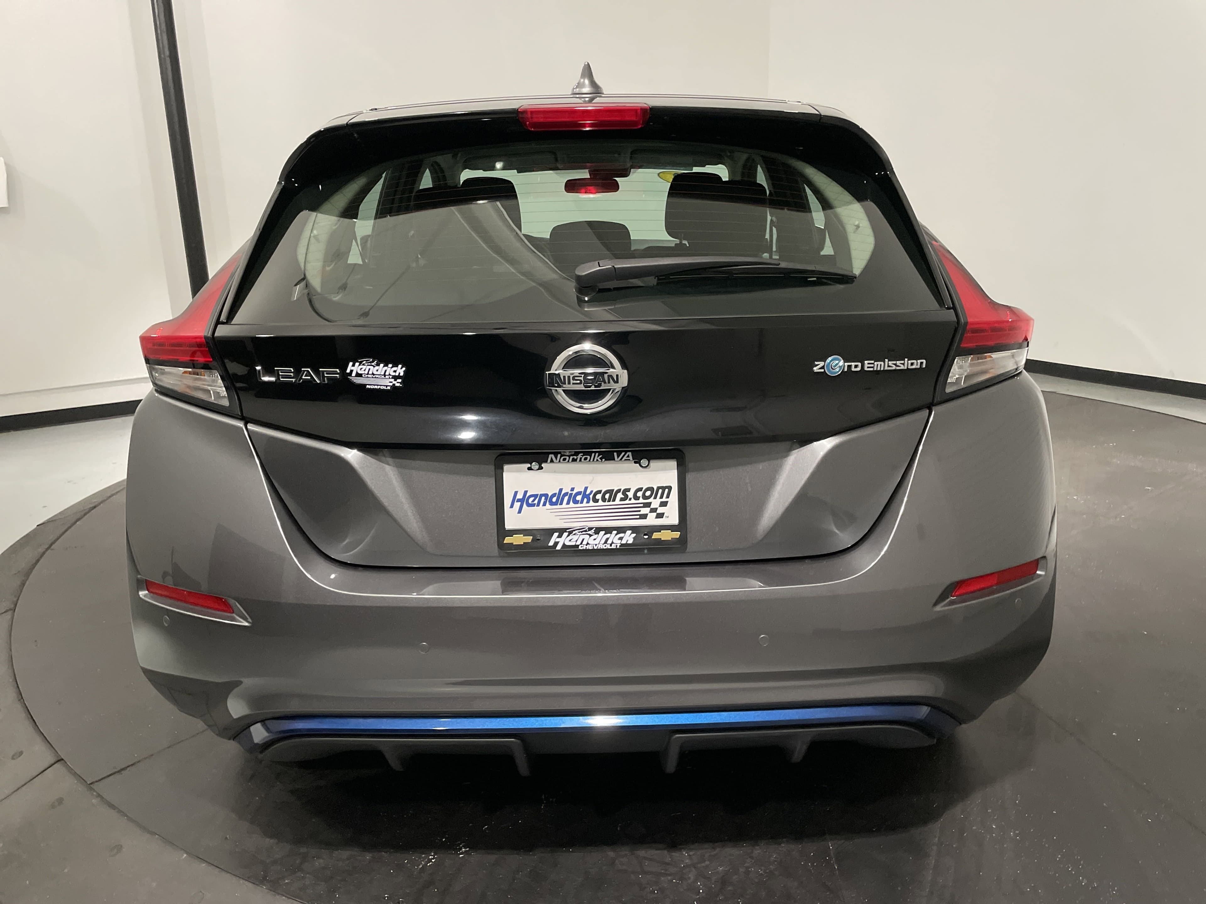 Vehicle photo 7