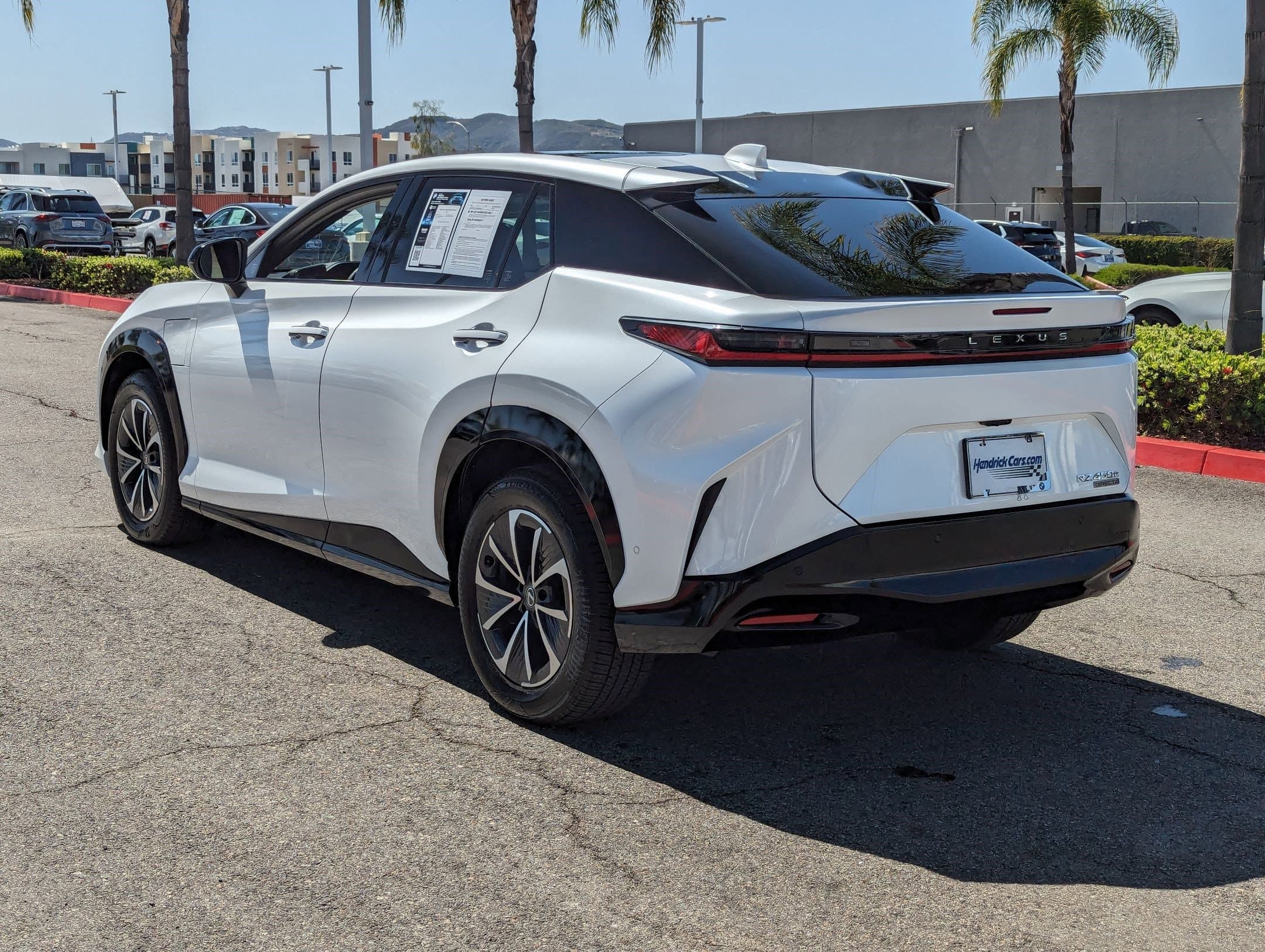 Vehicle photo 6