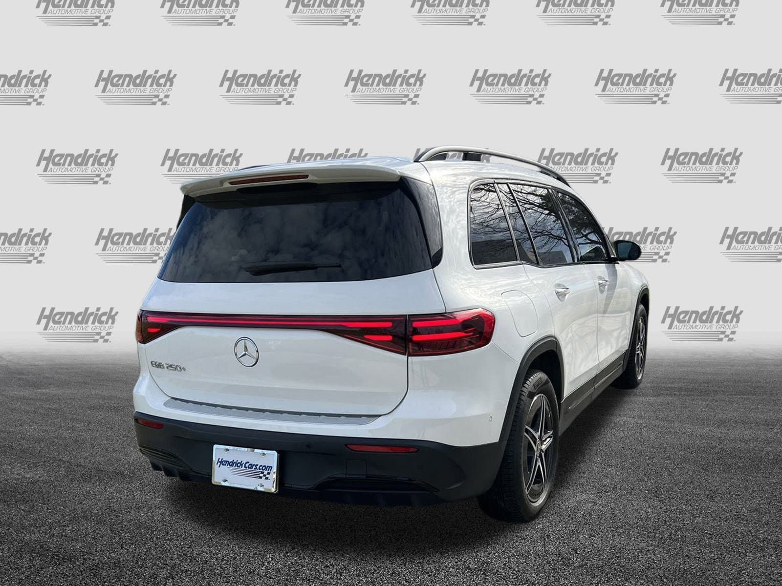 Vehicle photo 7