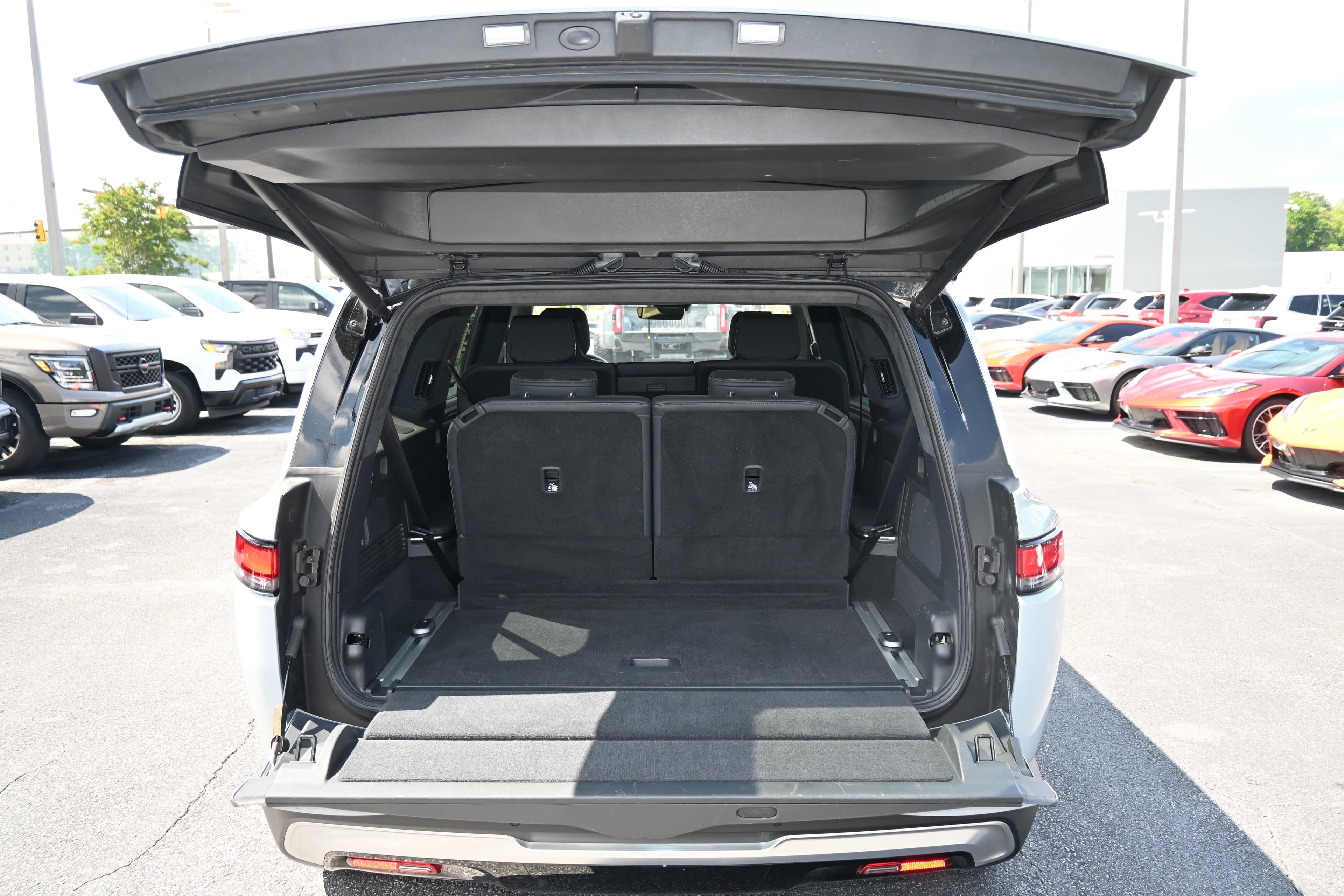Vehicle photo 31