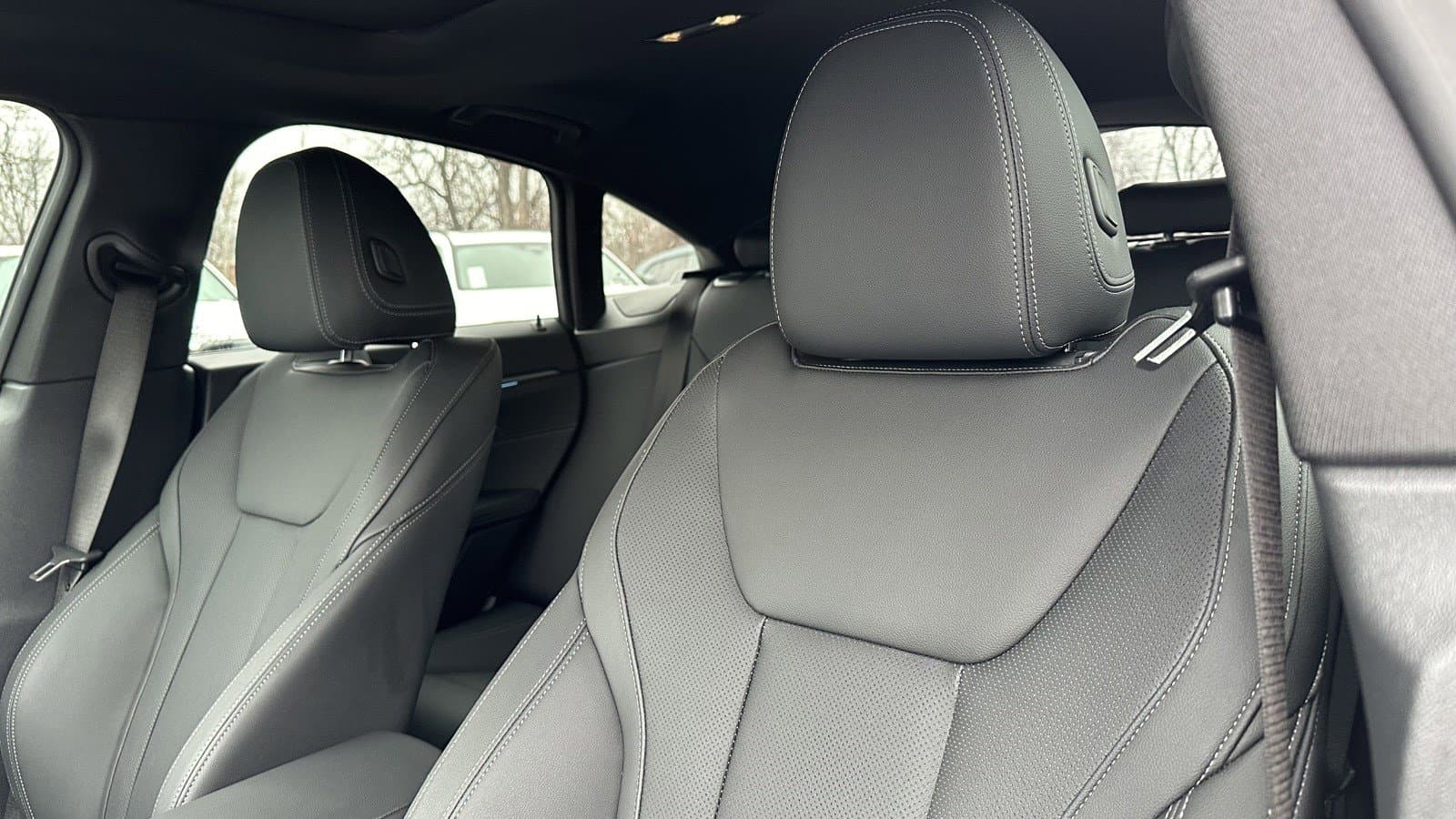 Vehicle photo 16