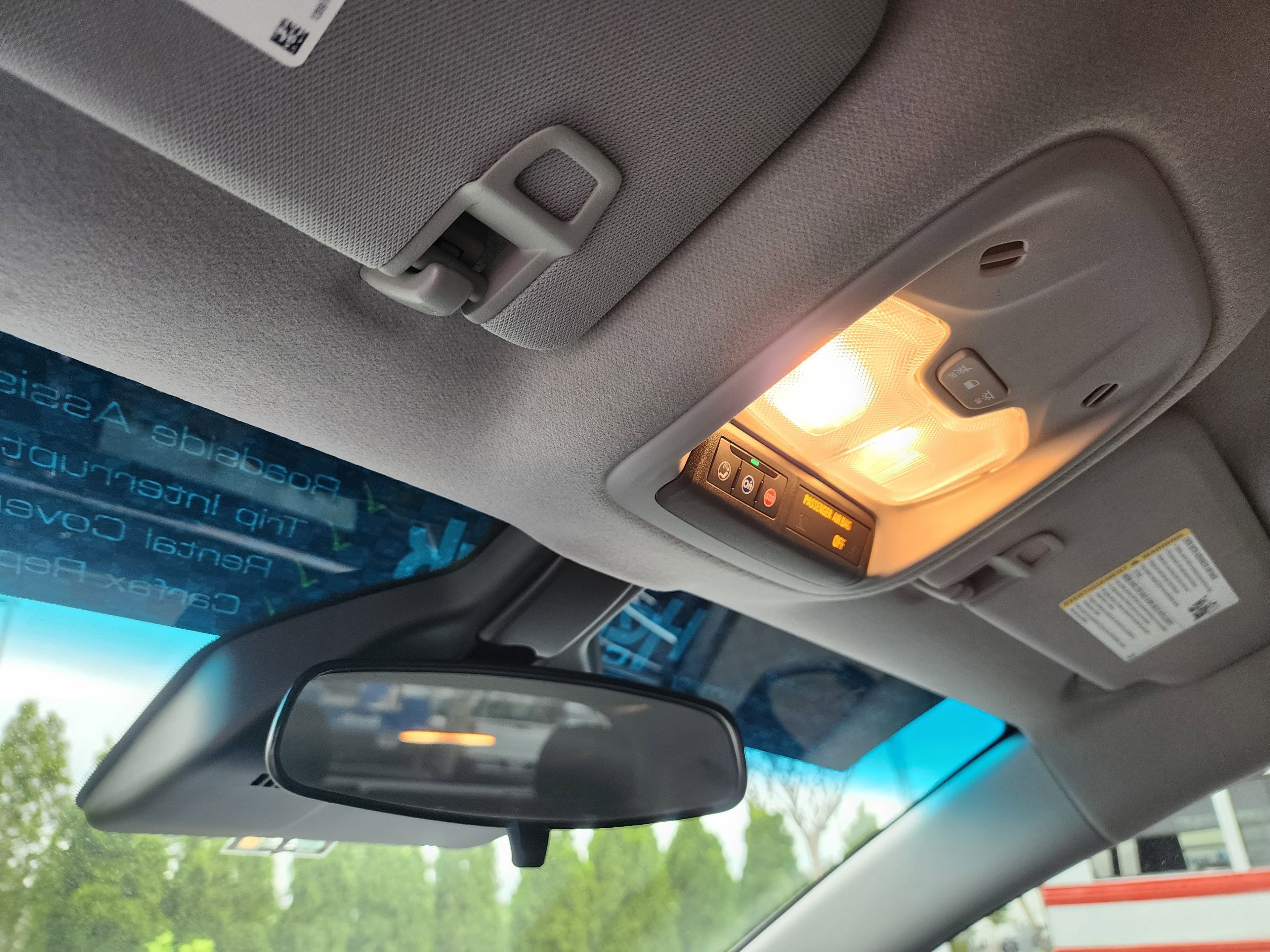 Vehicle photo 32