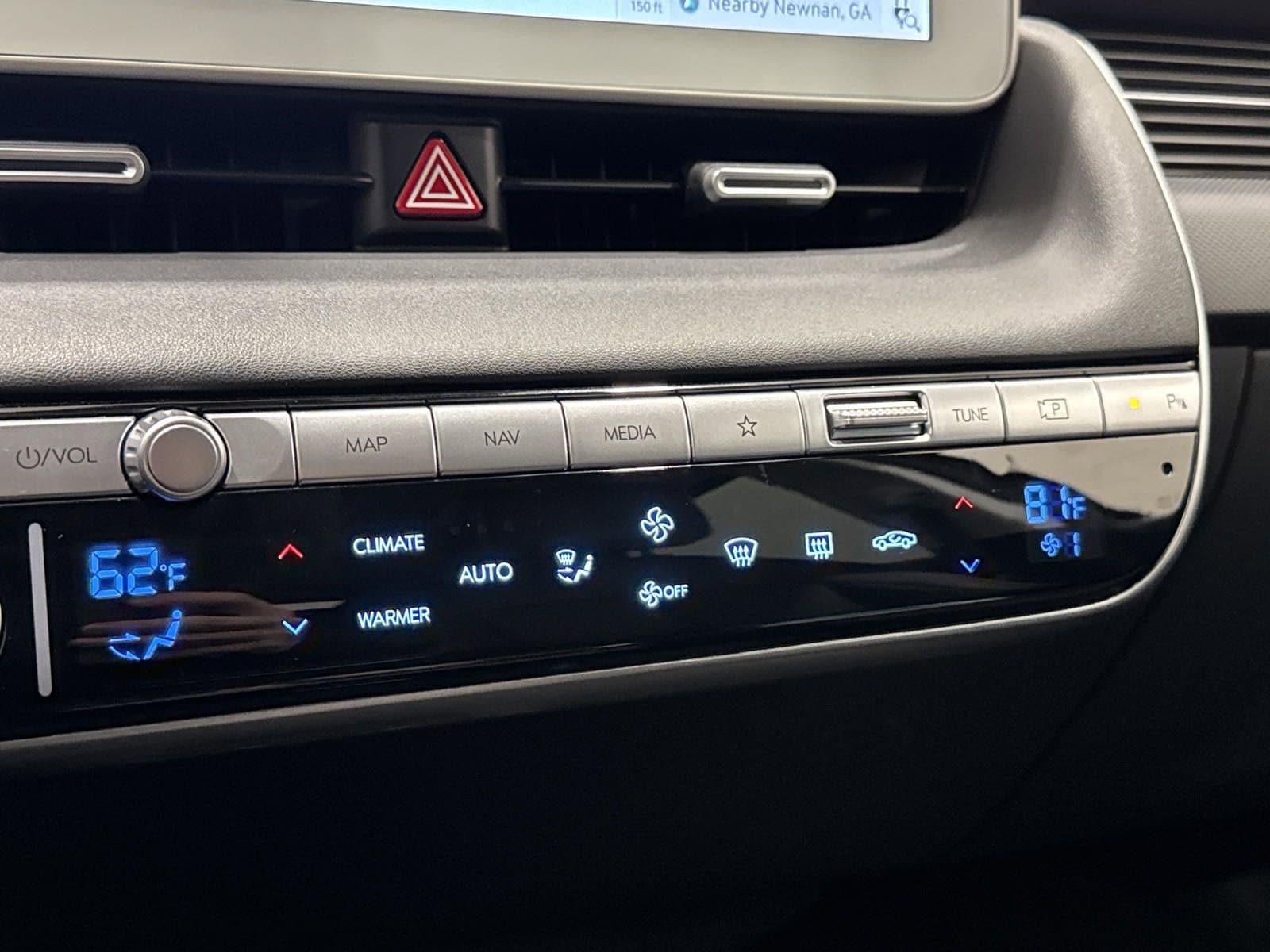 Vehicle photo 15