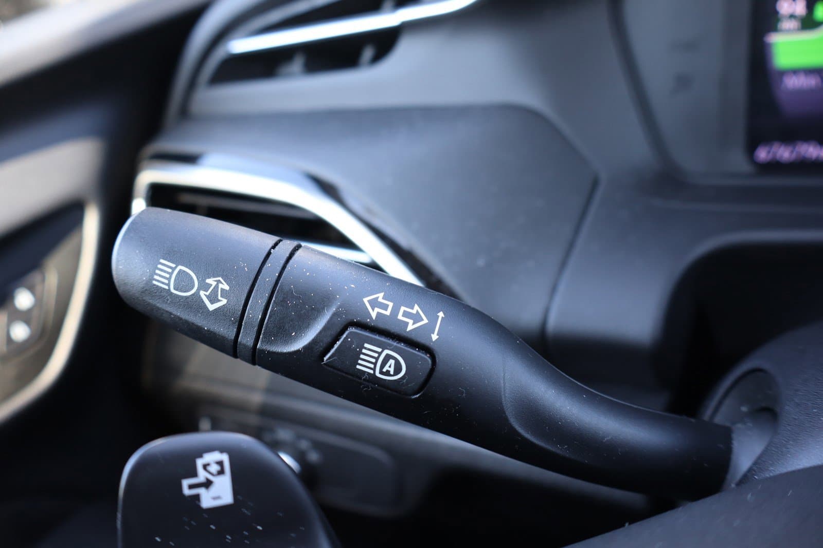 Vehicle photo 19