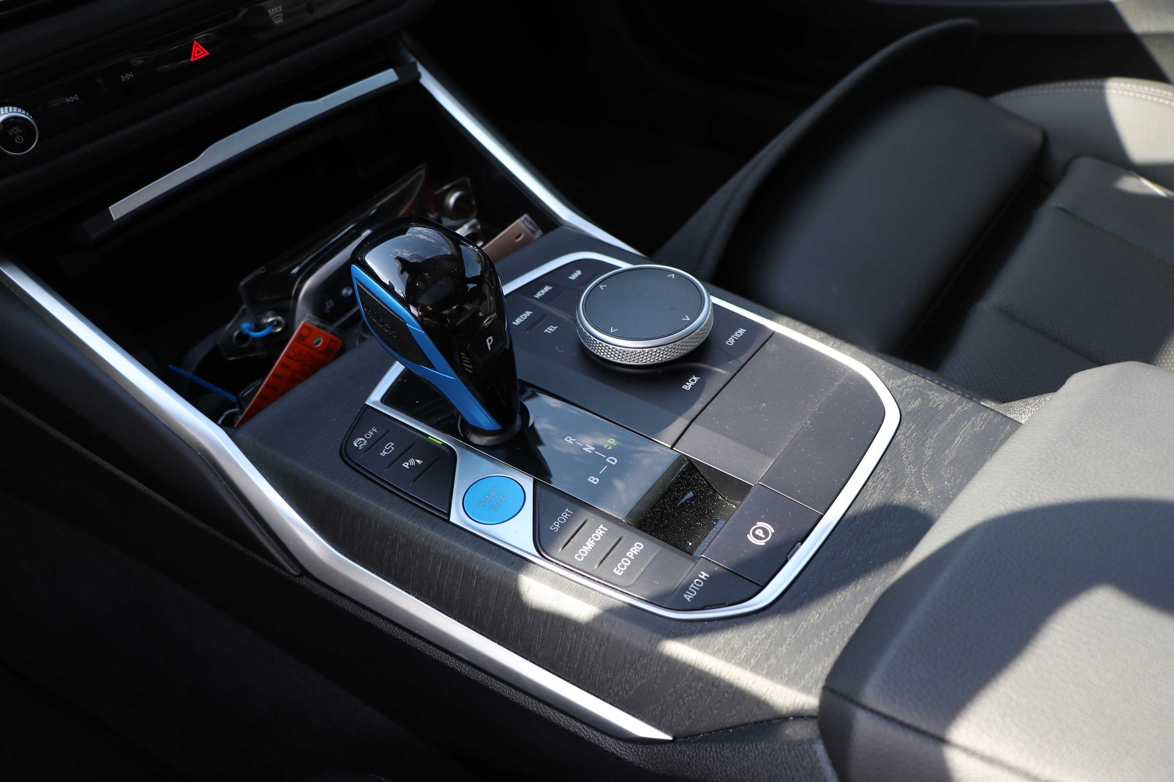 Vehicle photo 22