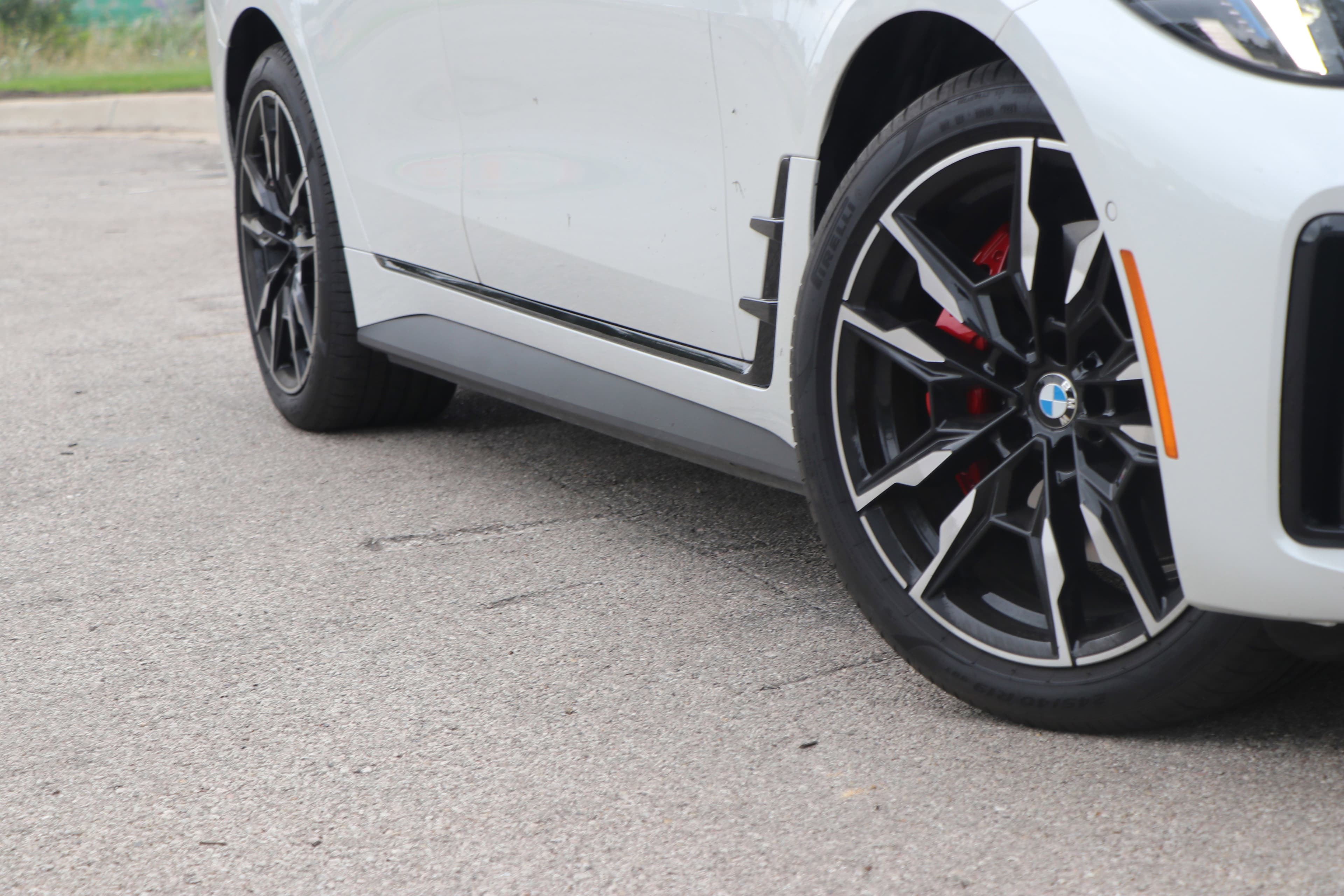 Vehicle photo 2