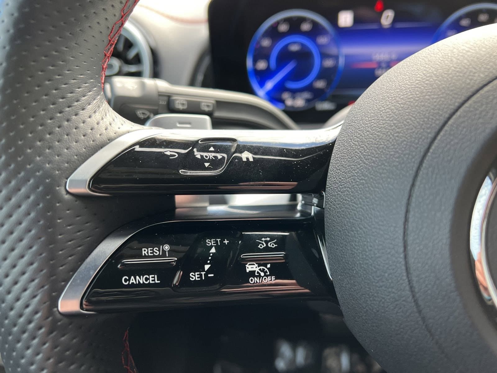 Vehicle photo 17