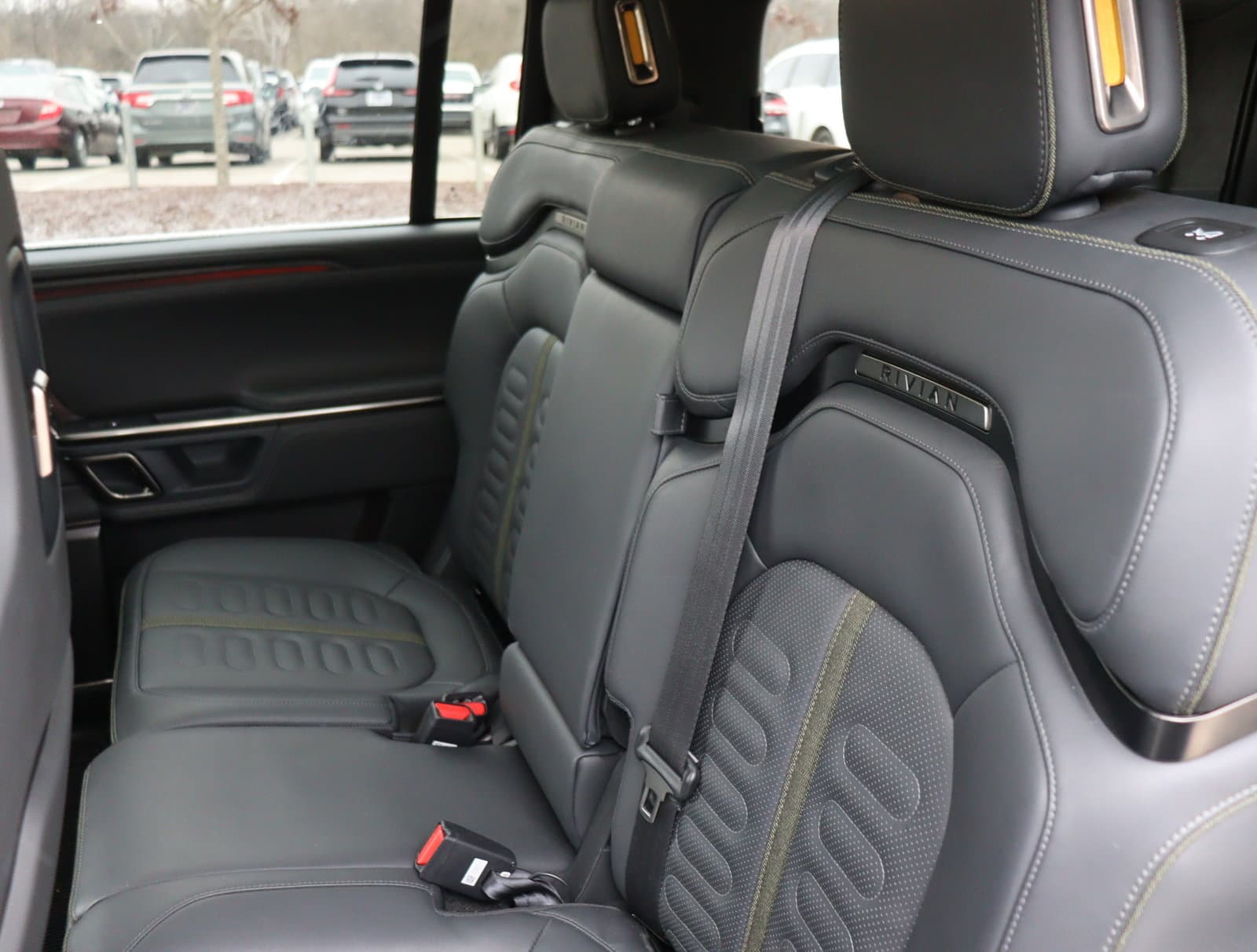 Vehicle photo 32