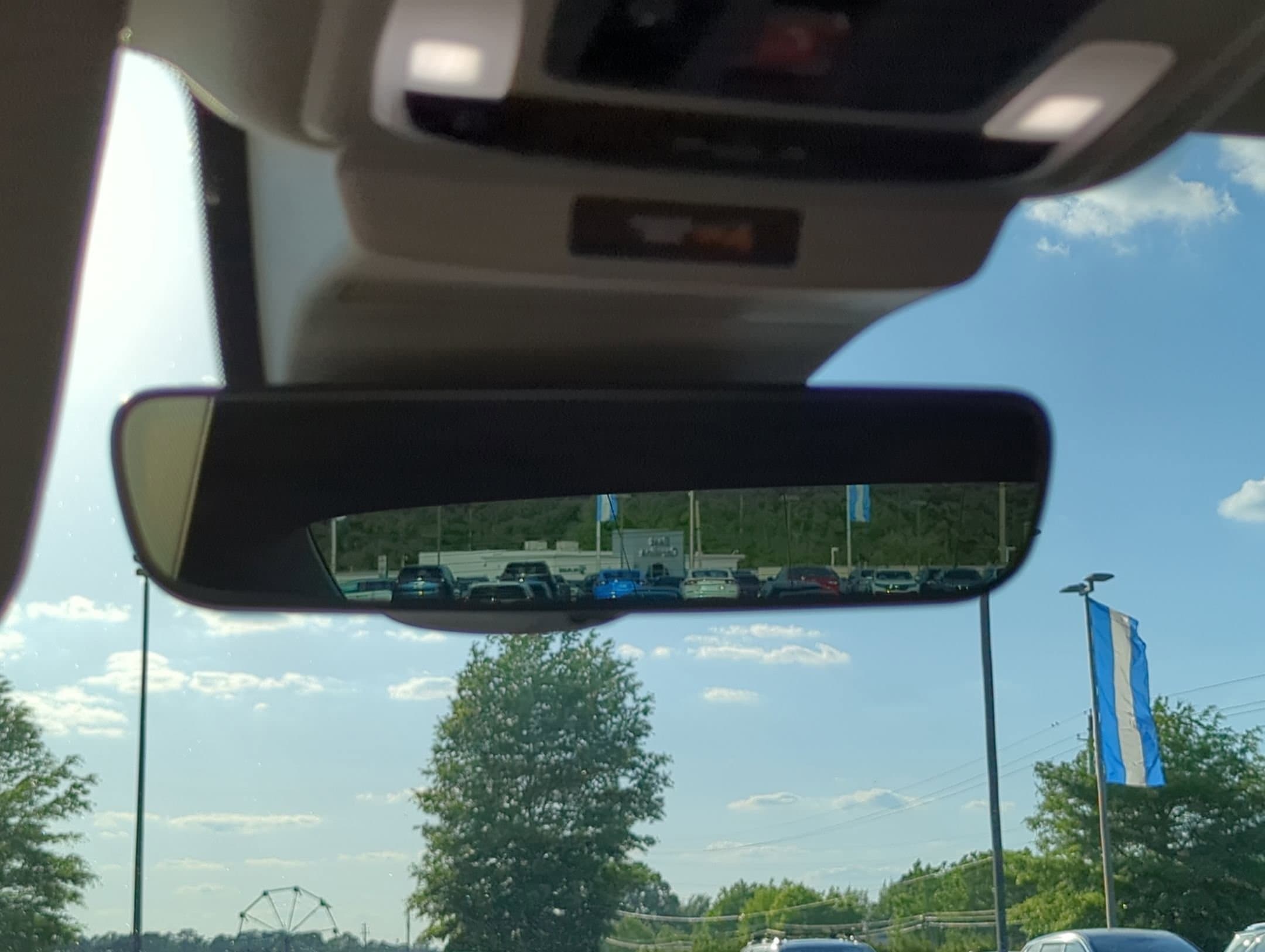 Vehicle photo 24