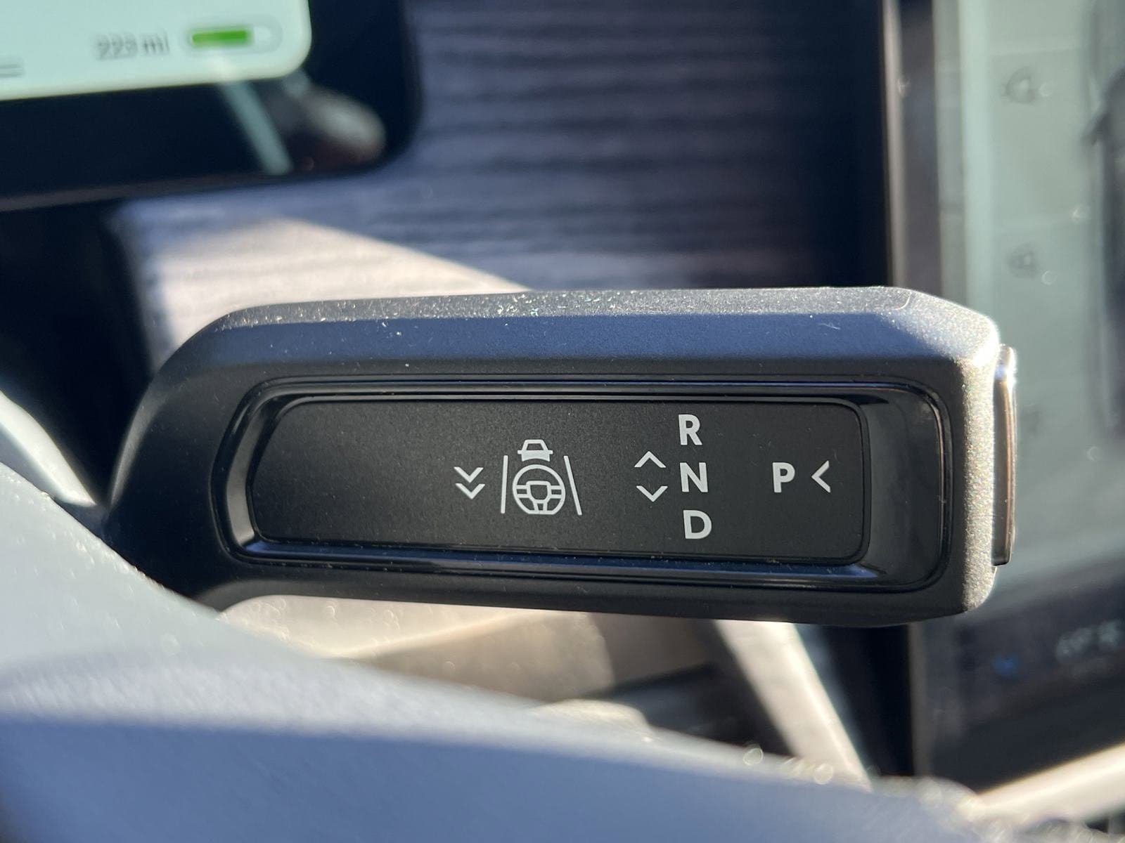 Vehicle photo 24