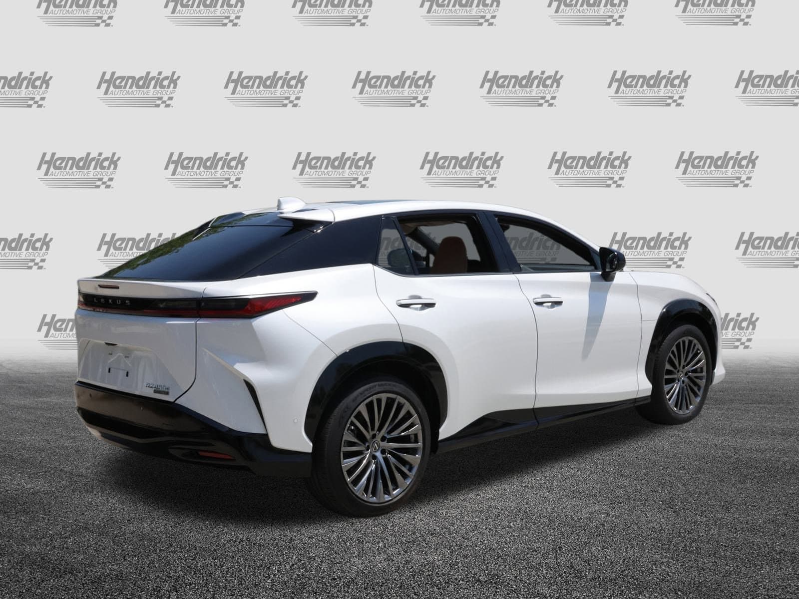 Vehicle photo 7