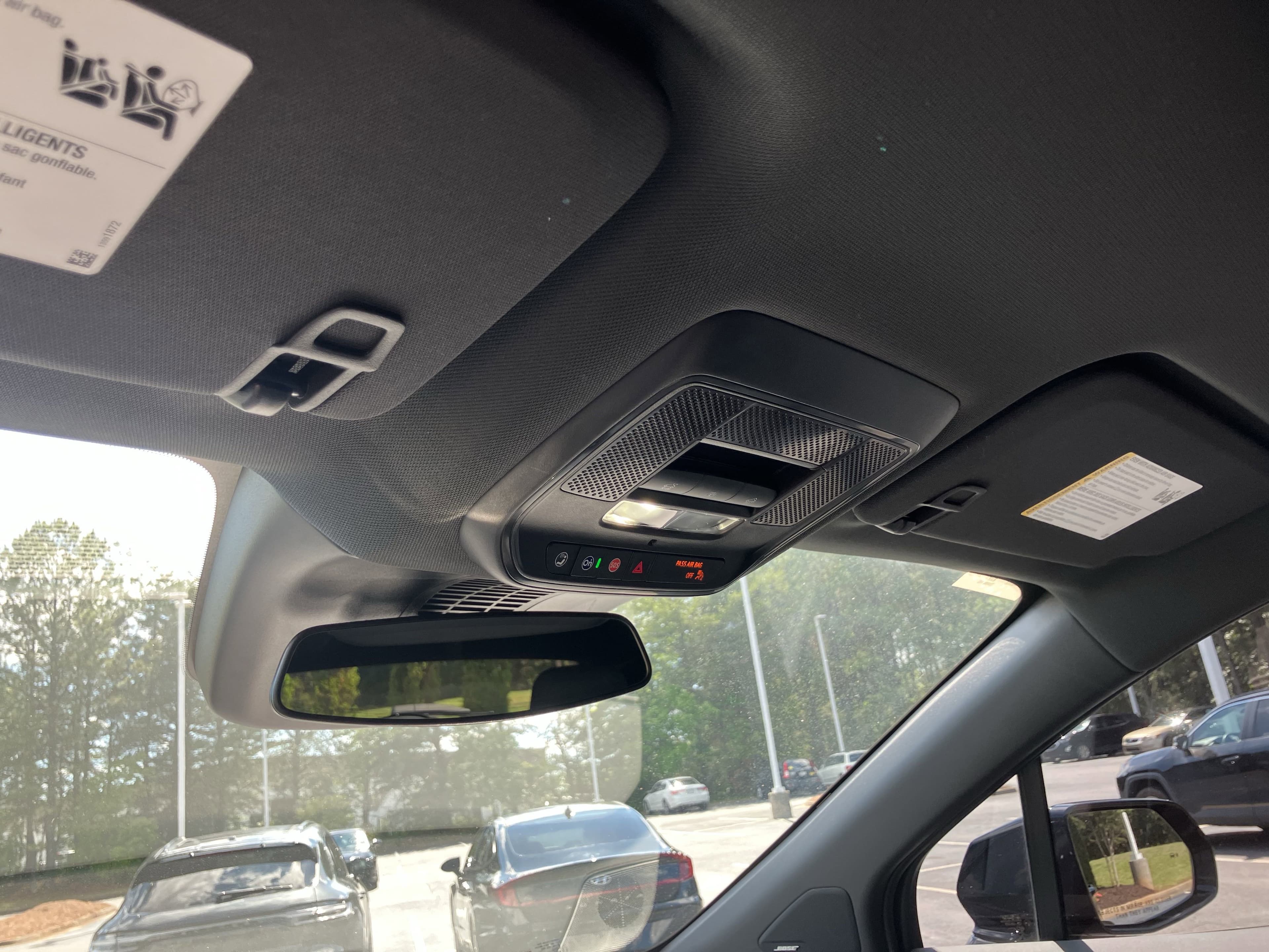 Vehicle photo 29