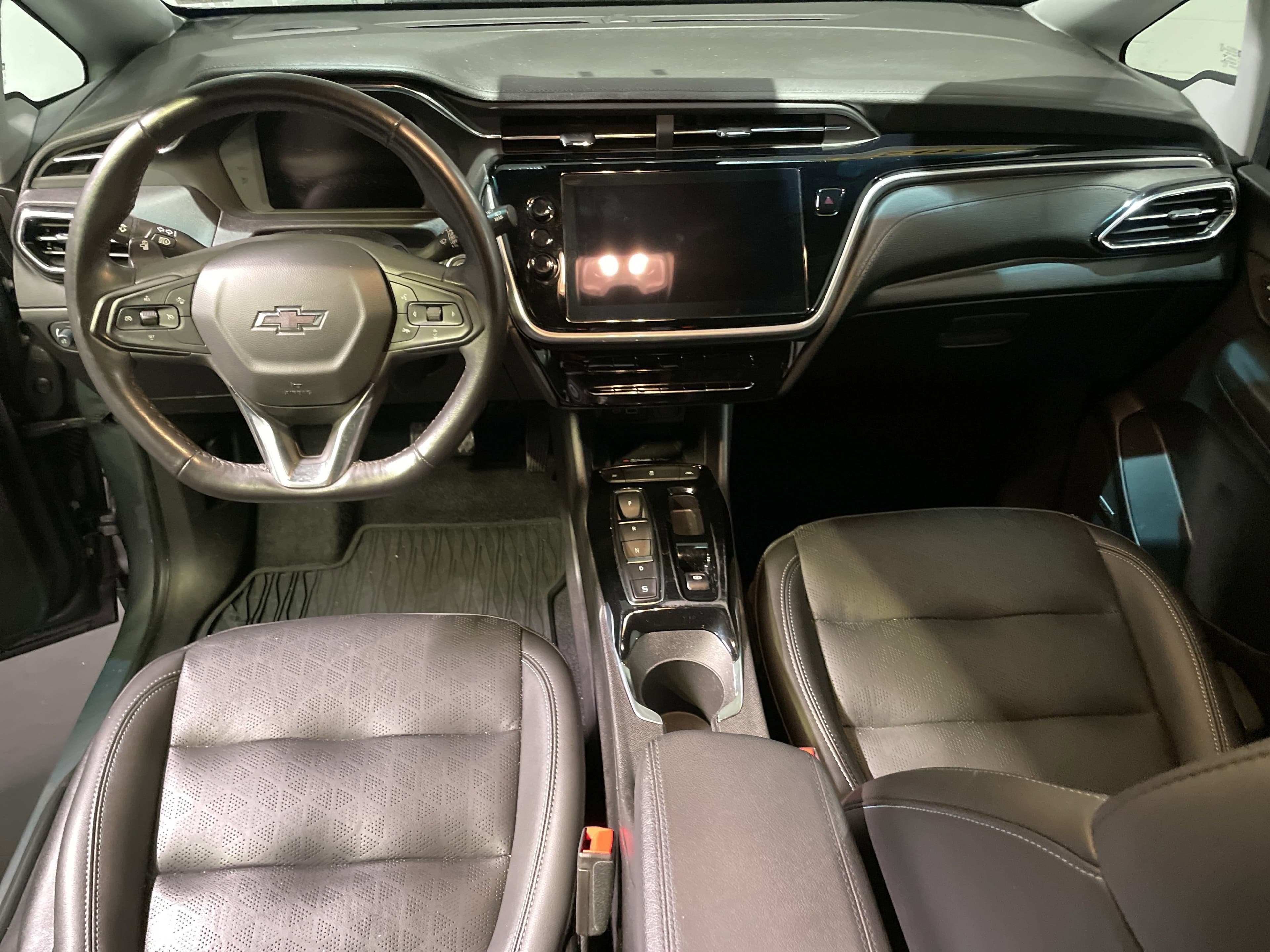 Vehicle photo 28