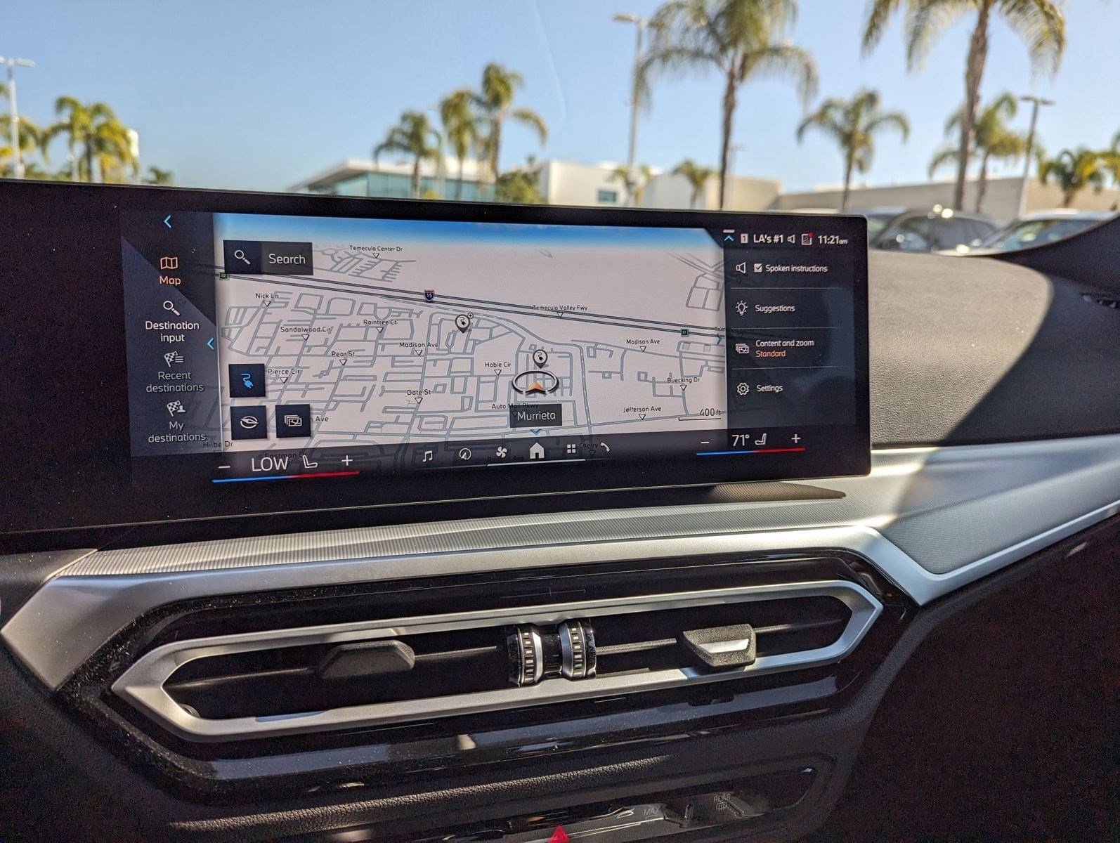 Vehicle photo 23