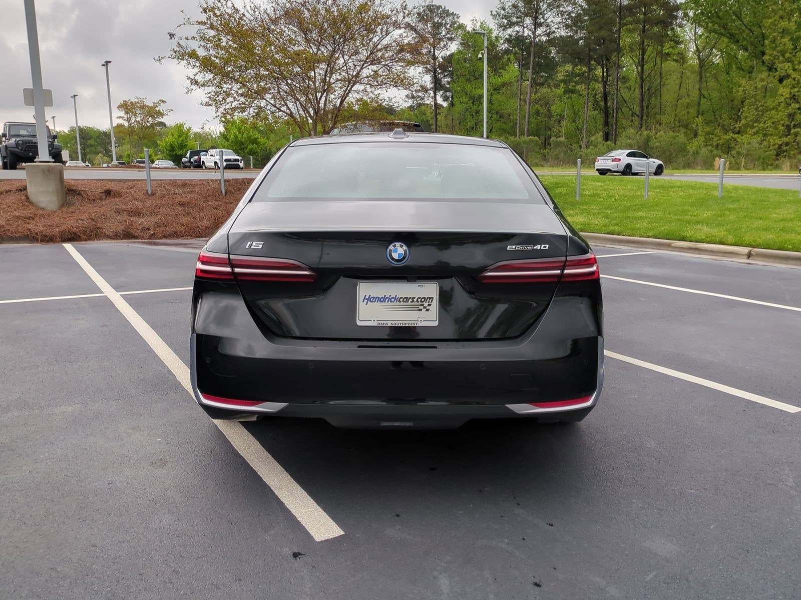 Vehicle photo 7