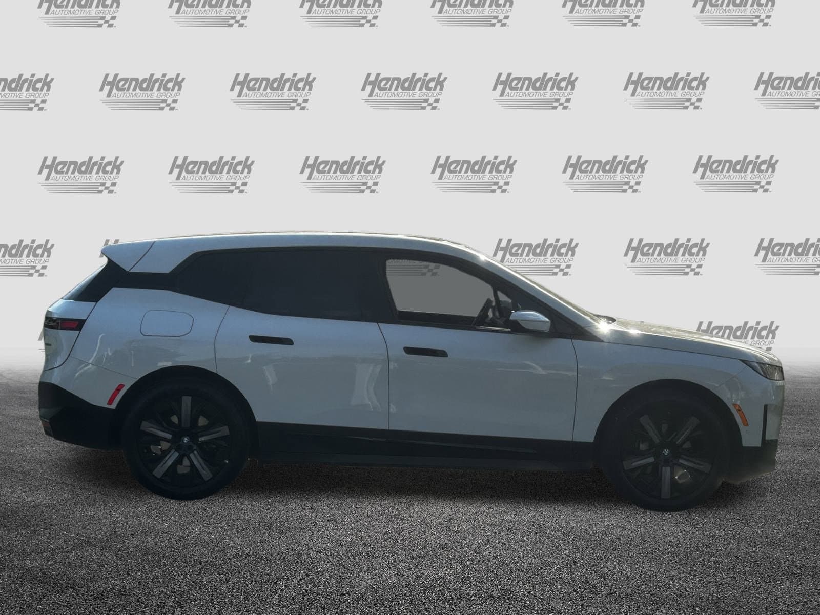 Vehicle photo 8