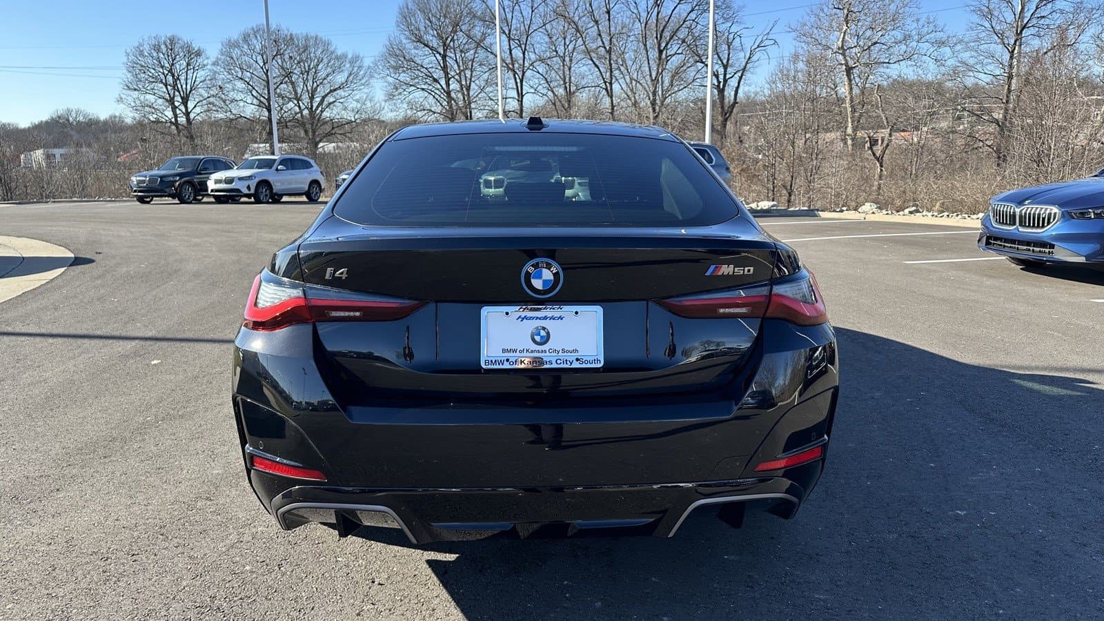 Vehicle photo 7