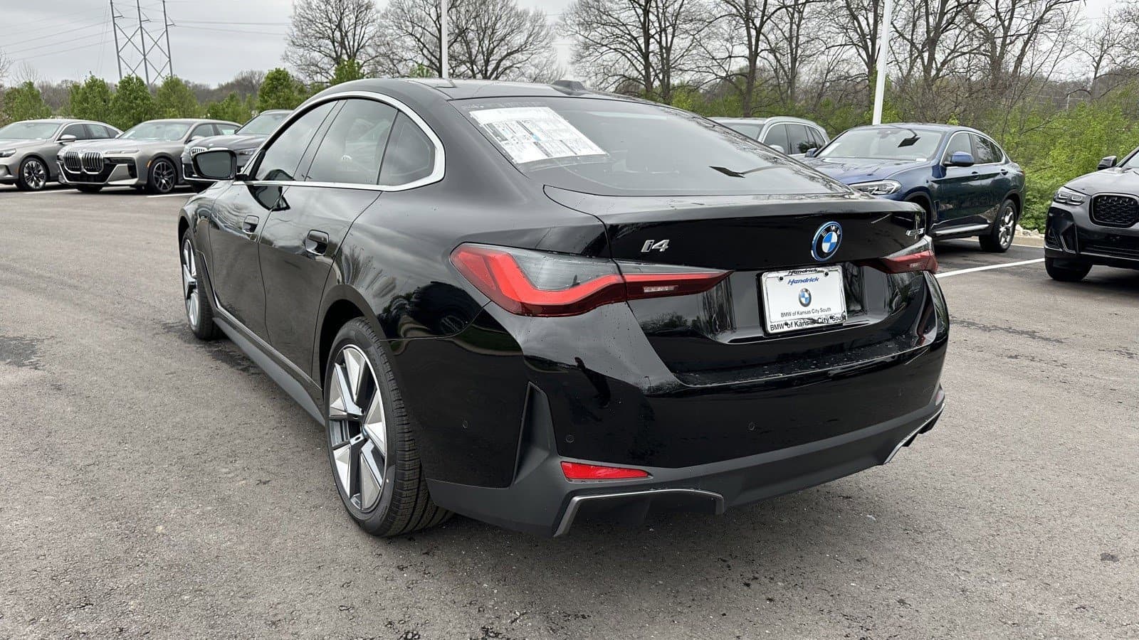 Vehicle photo 6