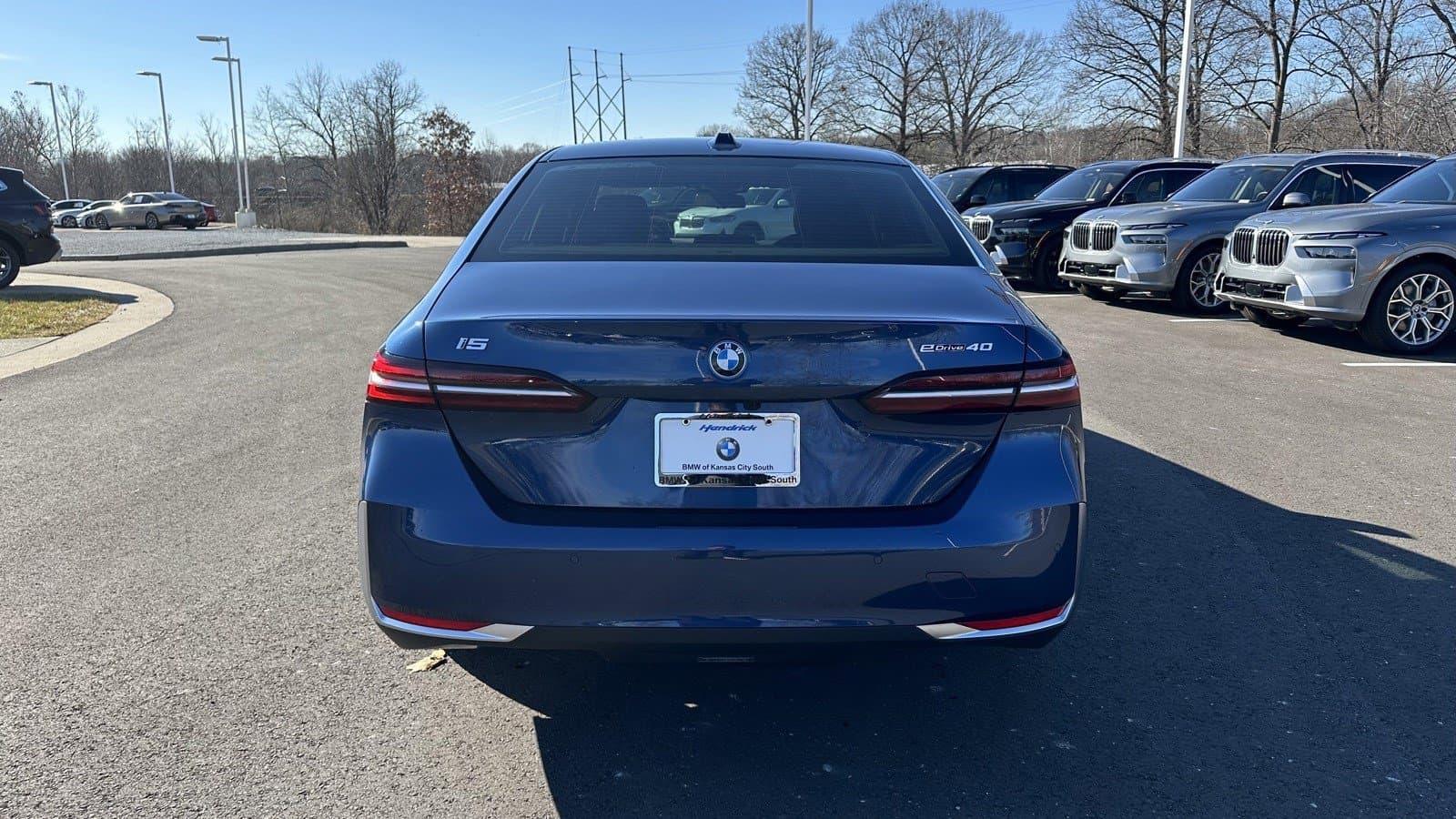Vehicle photo 7