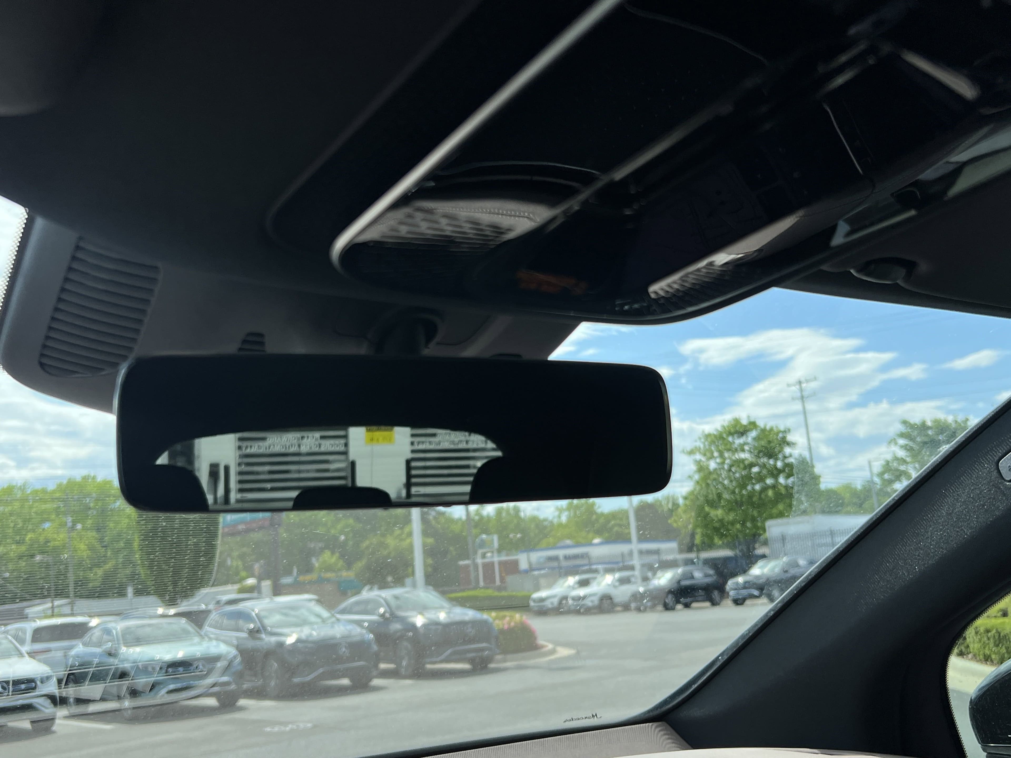Vehicle photo 25