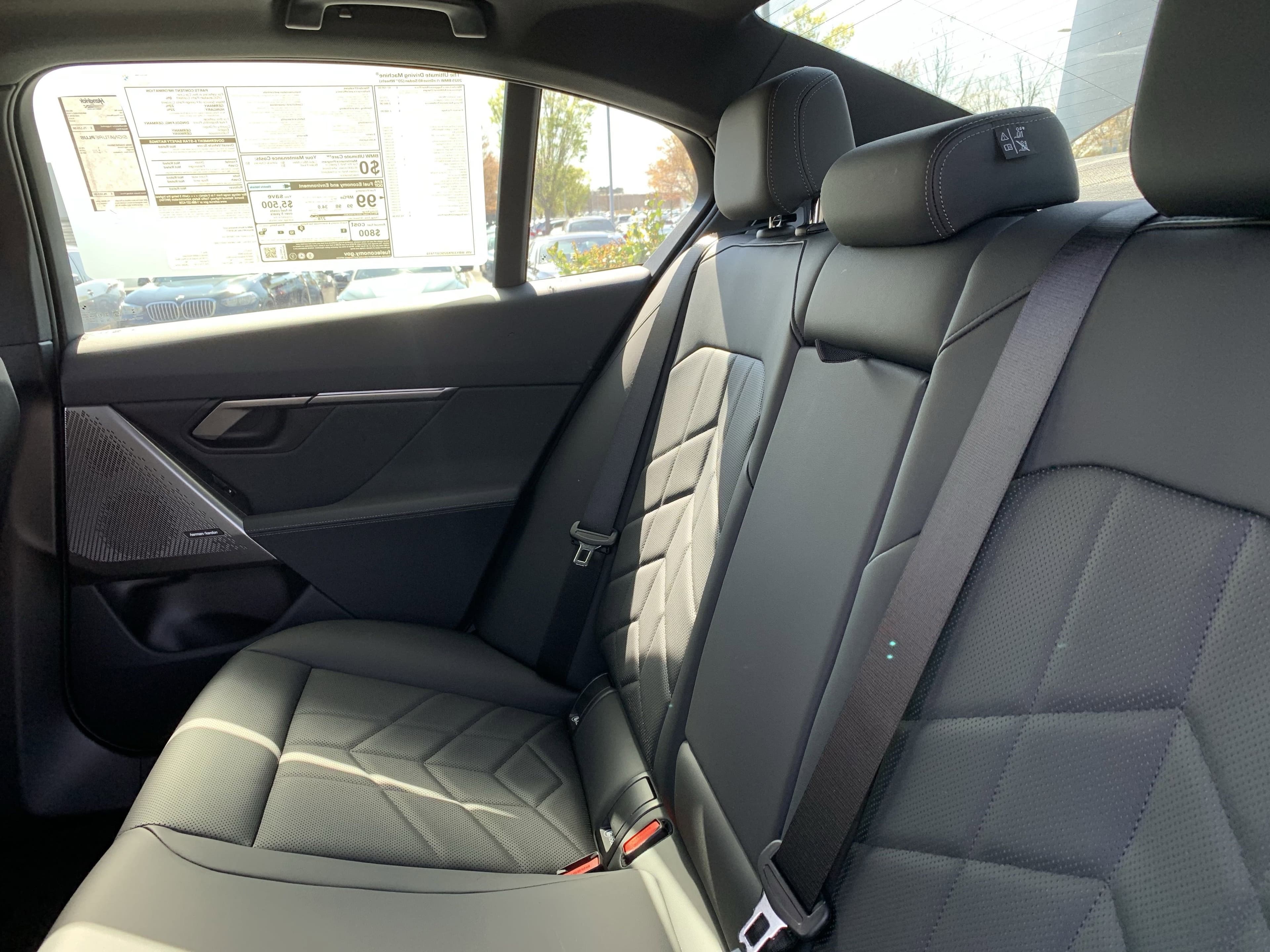 Vehicle photo 31