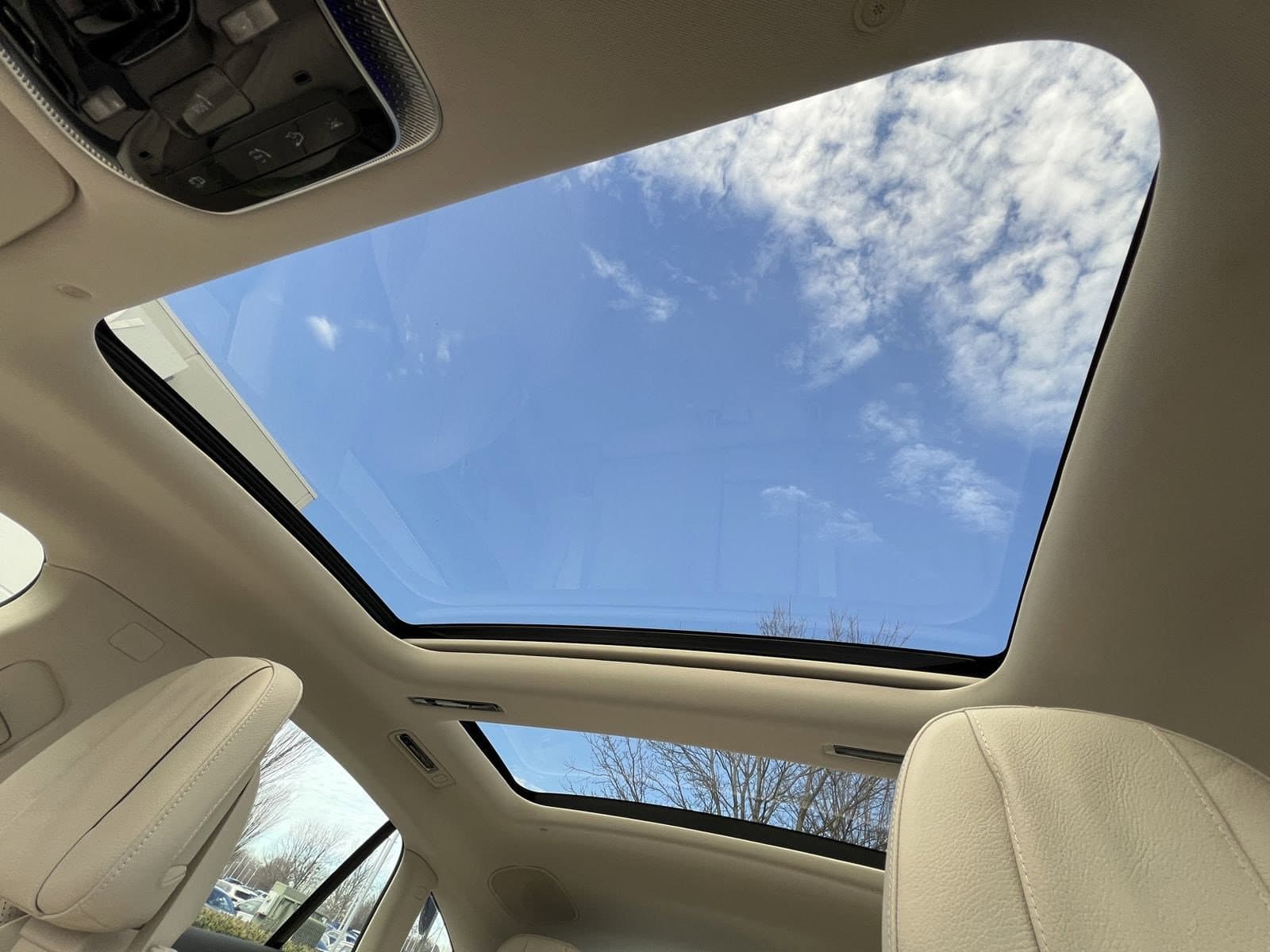 Vehicle photo 26