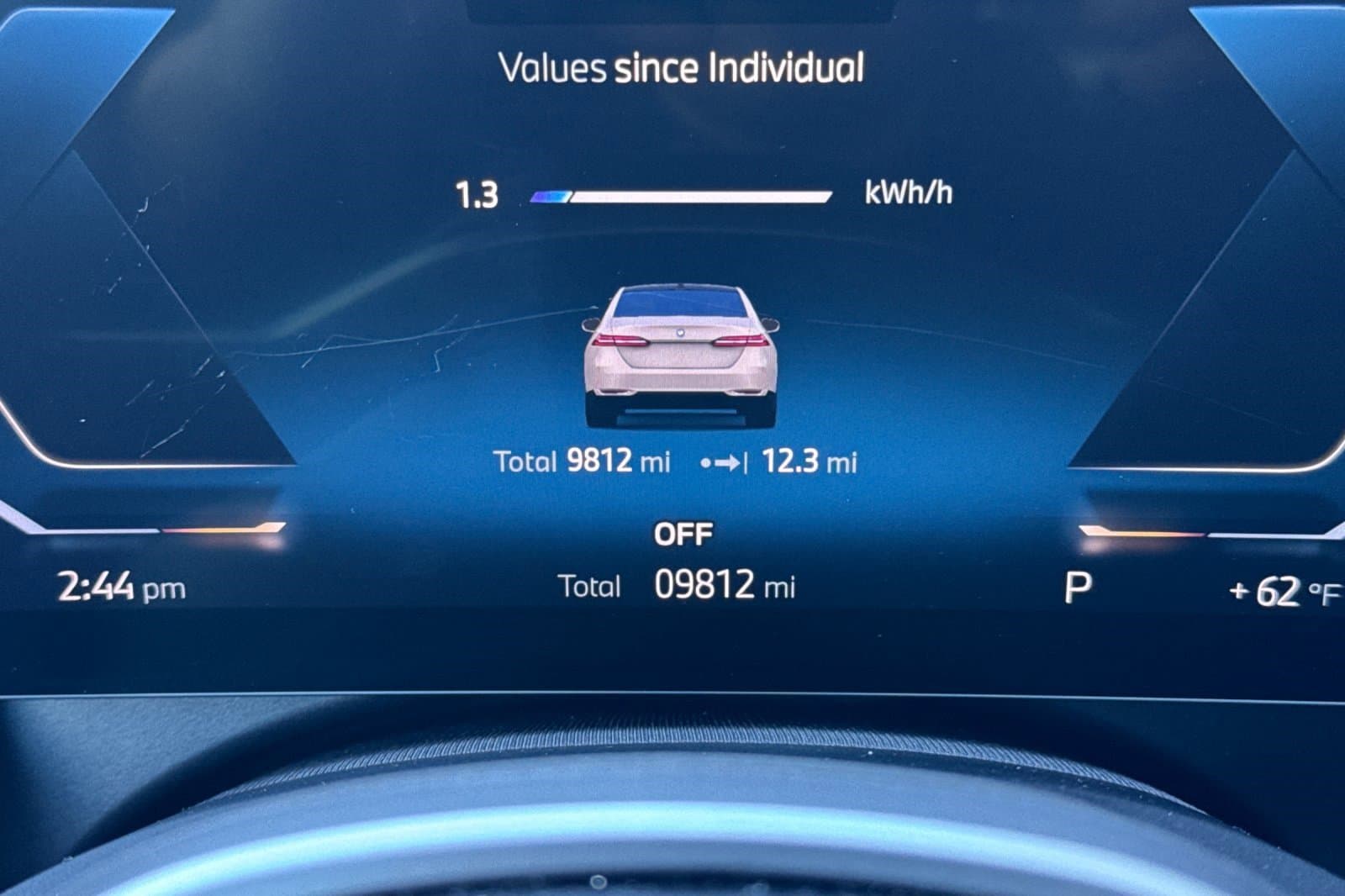 Vehicle photo 32