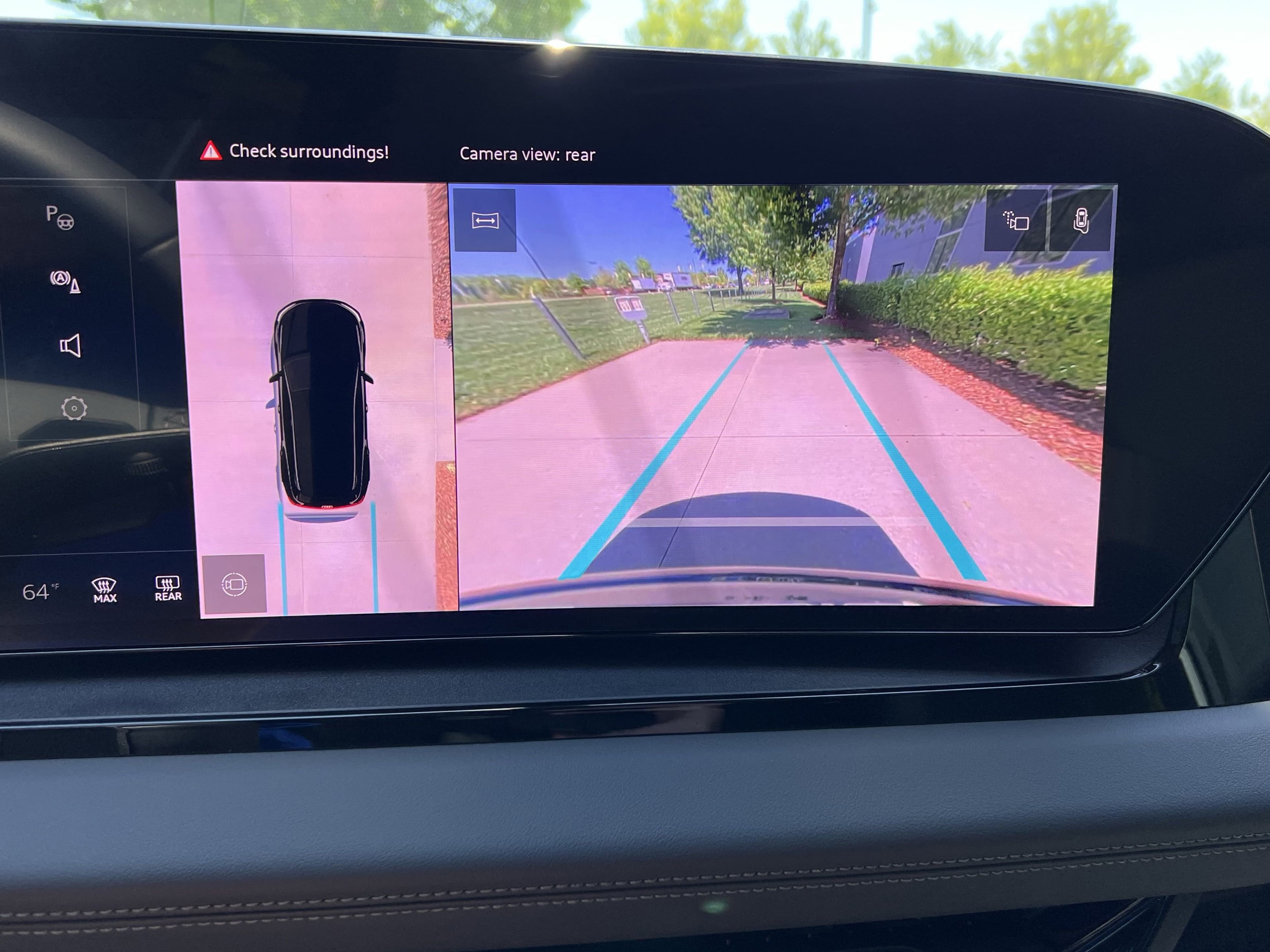 Vehicle photo 23