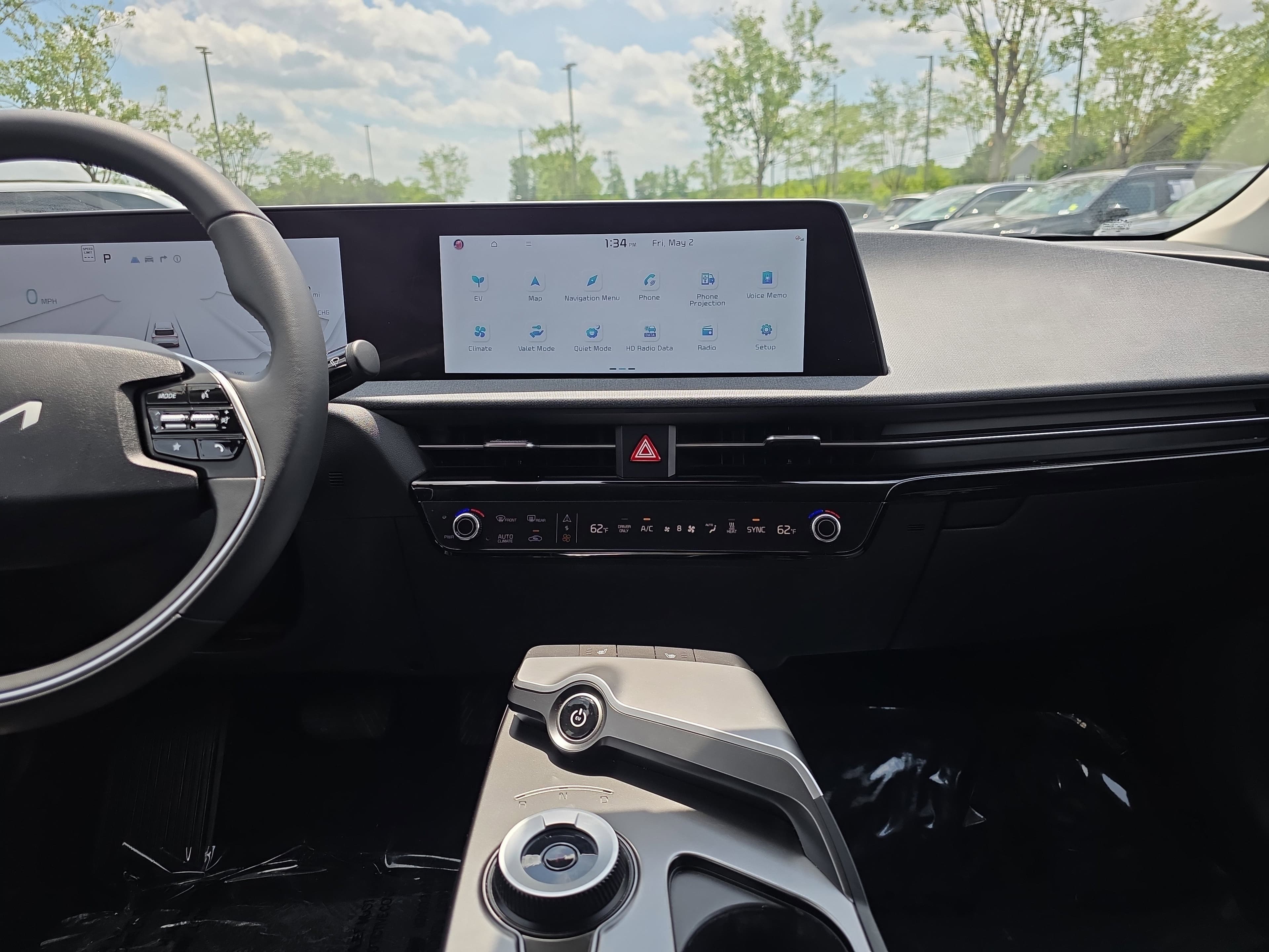 Vehicle photo 27
