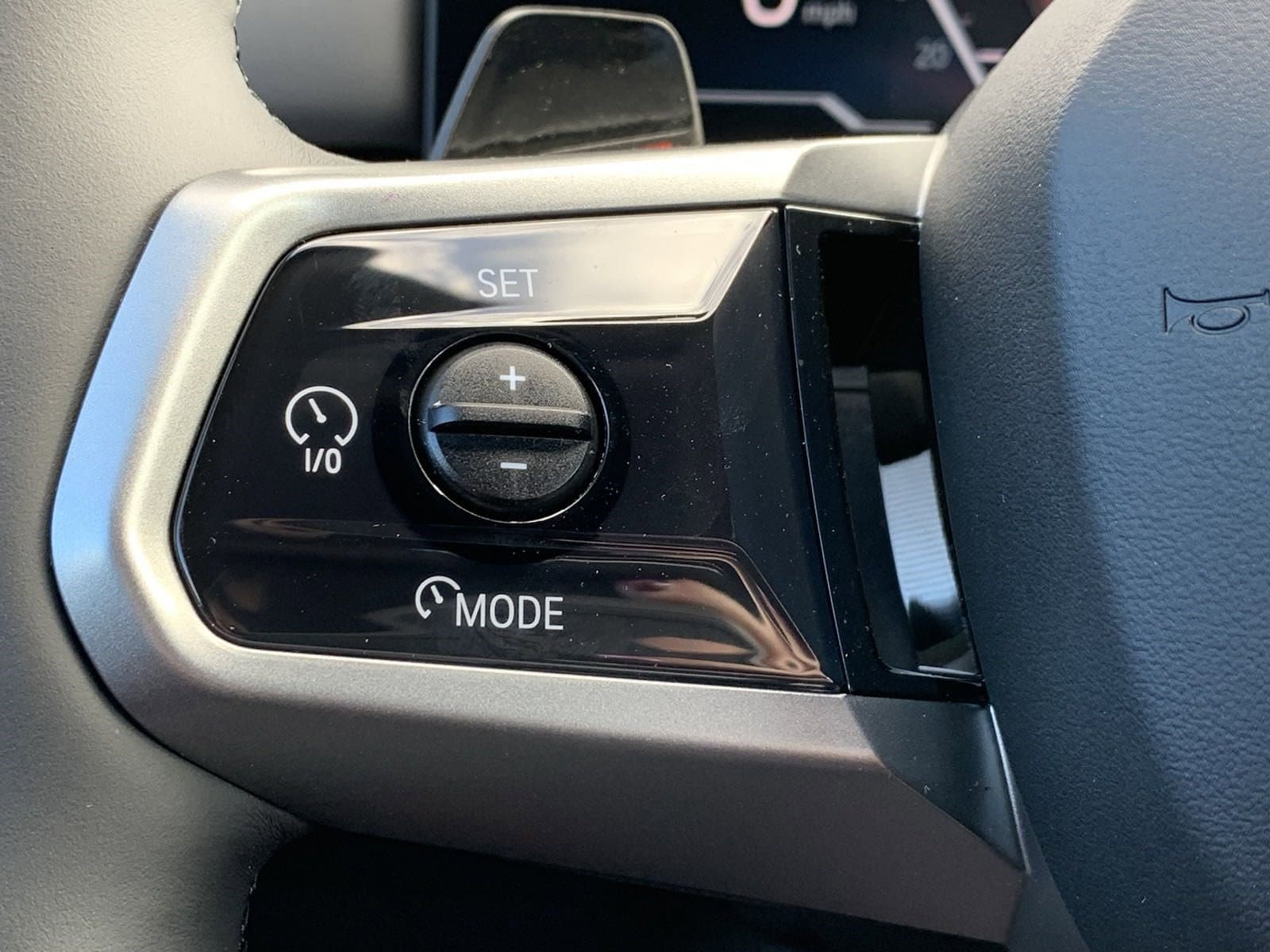 Vehicle photo 18