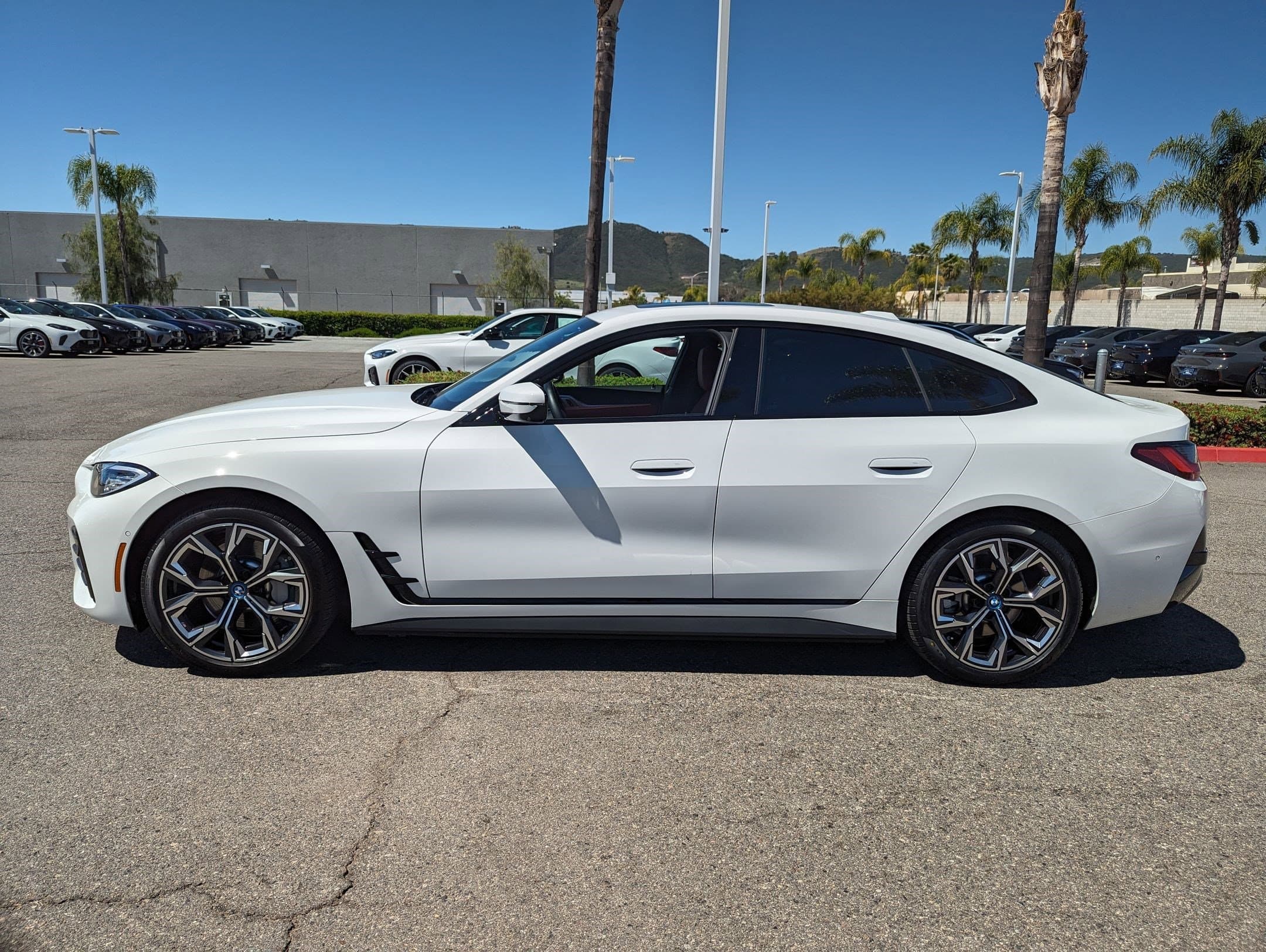 Vehicle photo 5