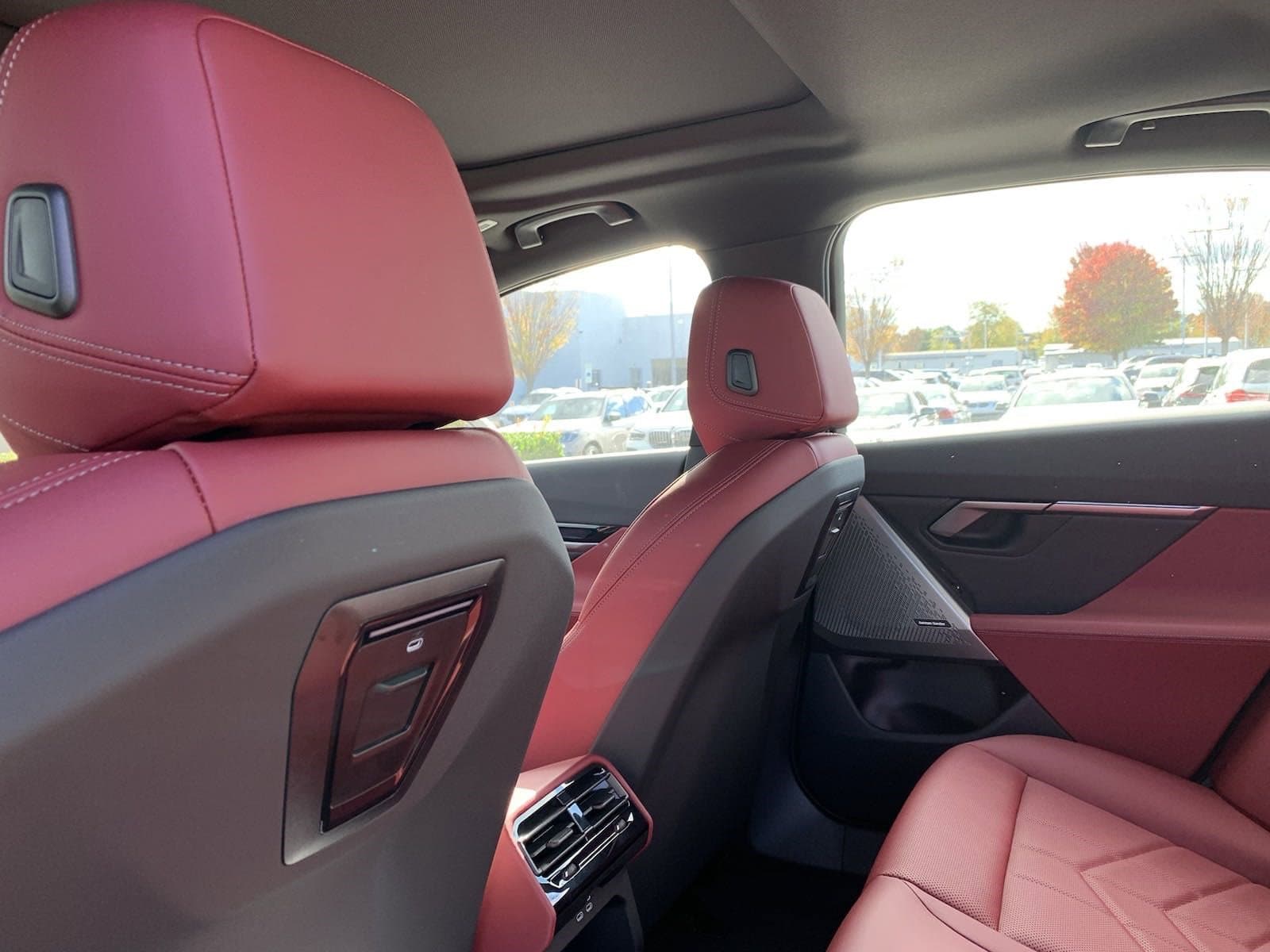 Vehicle photo 32