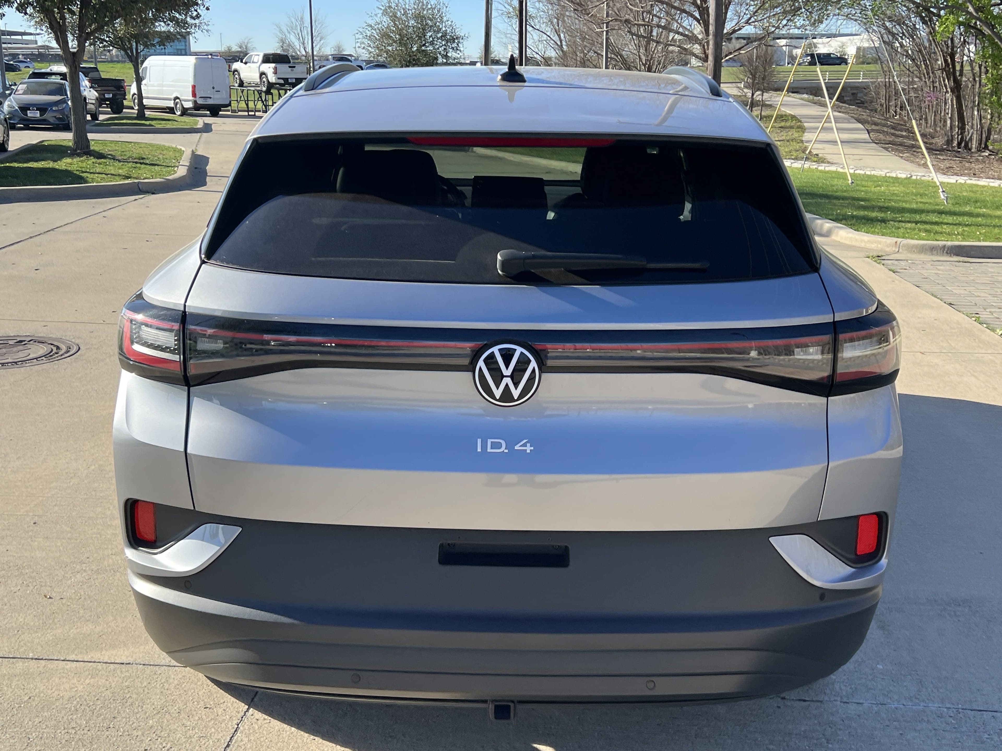 Vehicle photo 7