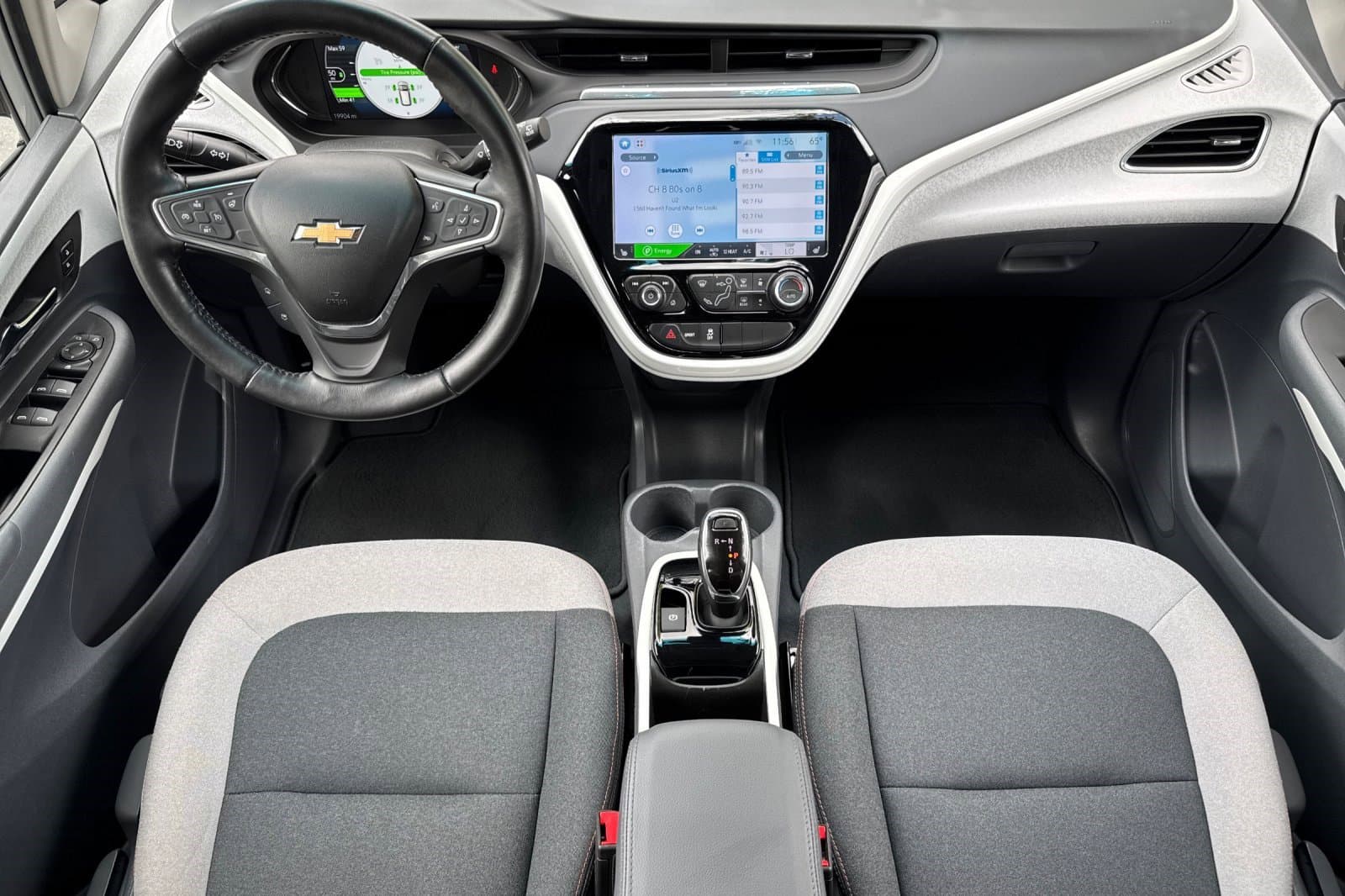 Vehicle photo 14