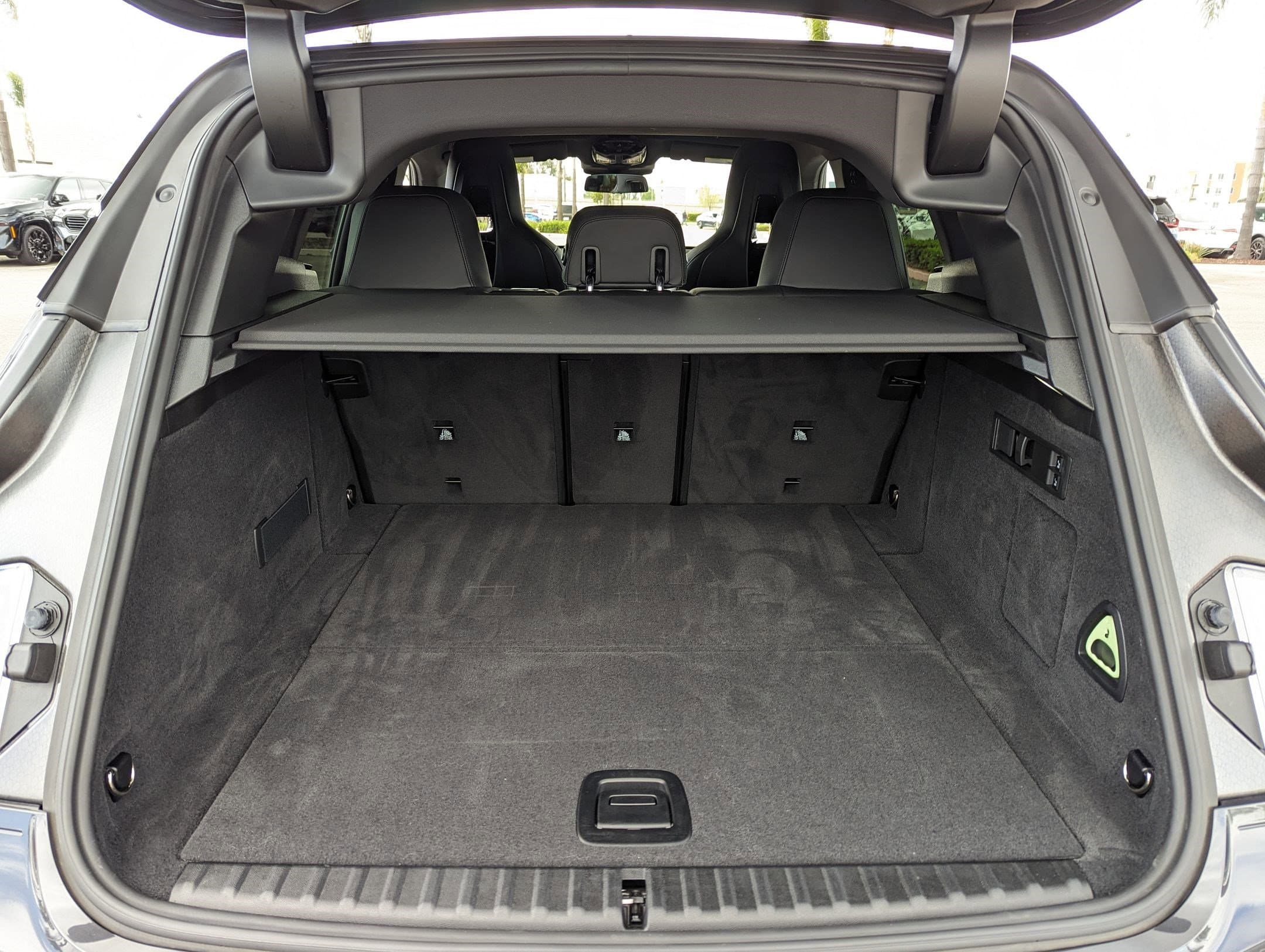 Vehicle photo 31