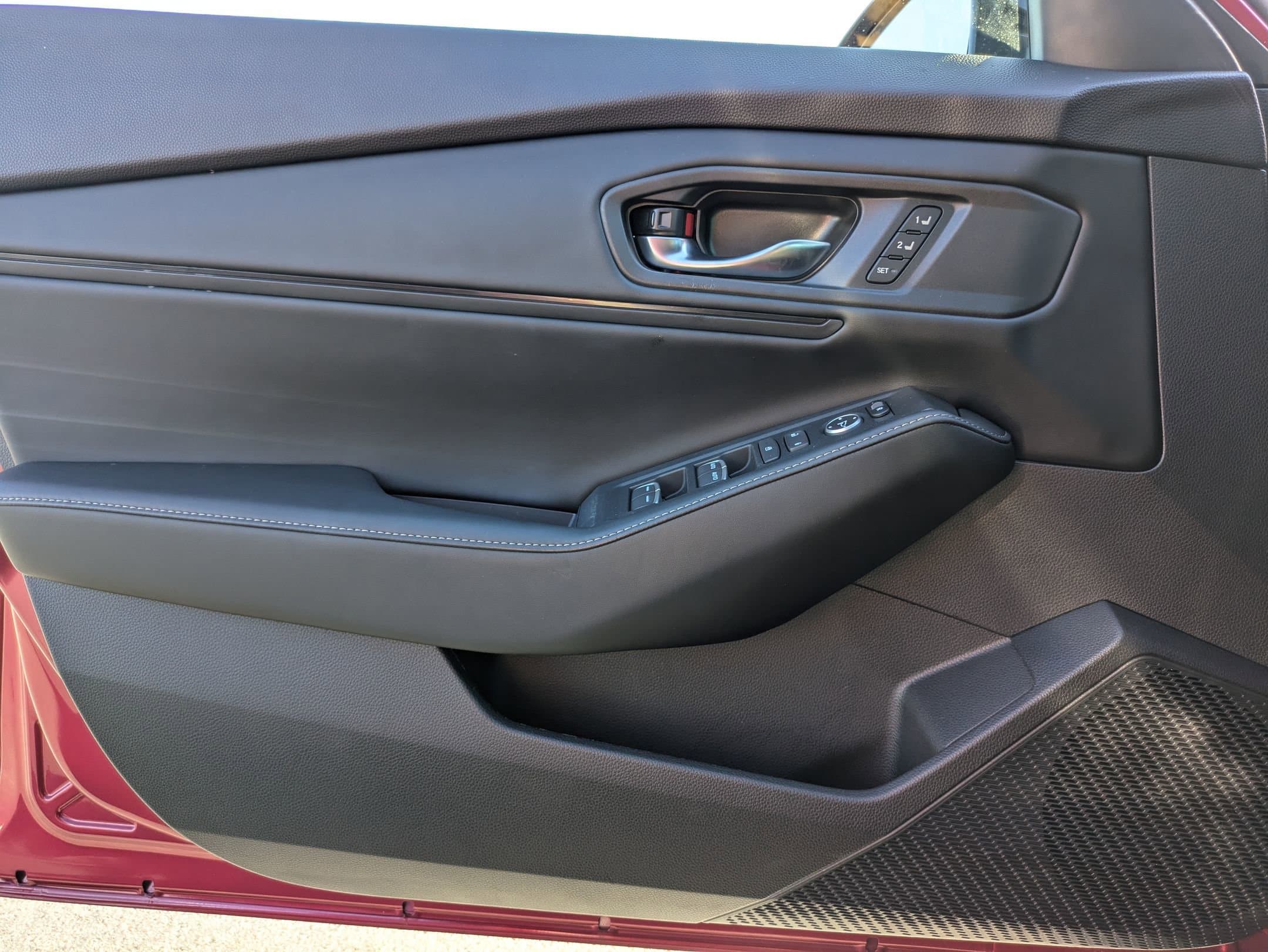 Vehicle photo 13
